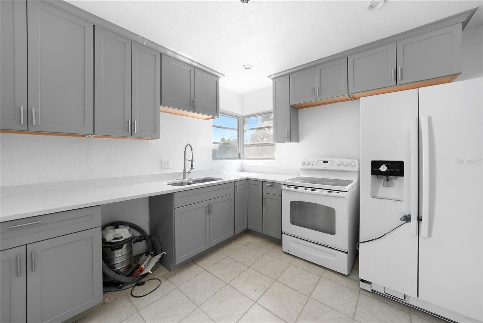 Image 7 of 27 For 2208 Anne Avenue