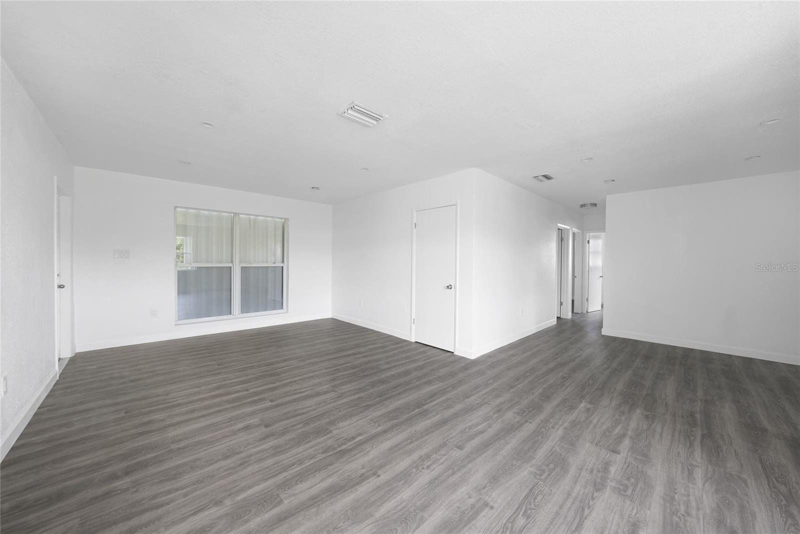 Image 9 of 27 For 2208 Anne Avenue