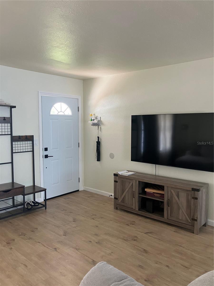 Image 2 of 13 For 6643 Stardust Avenue