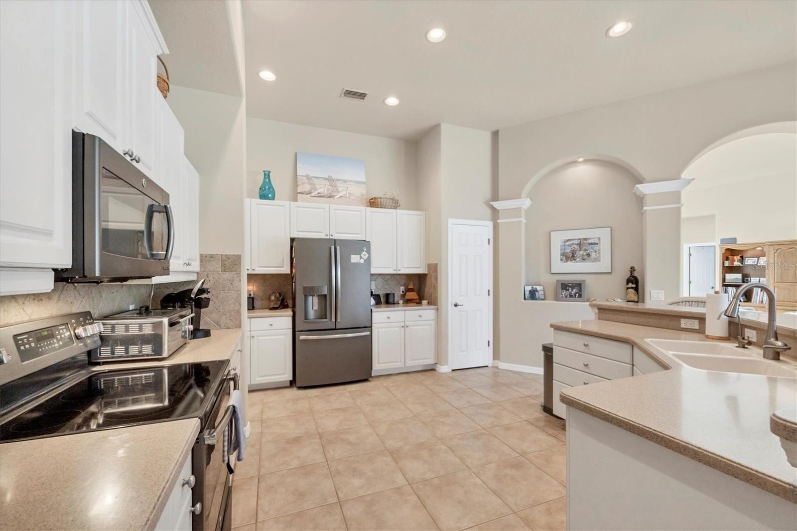 Image 15 of 43 For 4 Windward Way