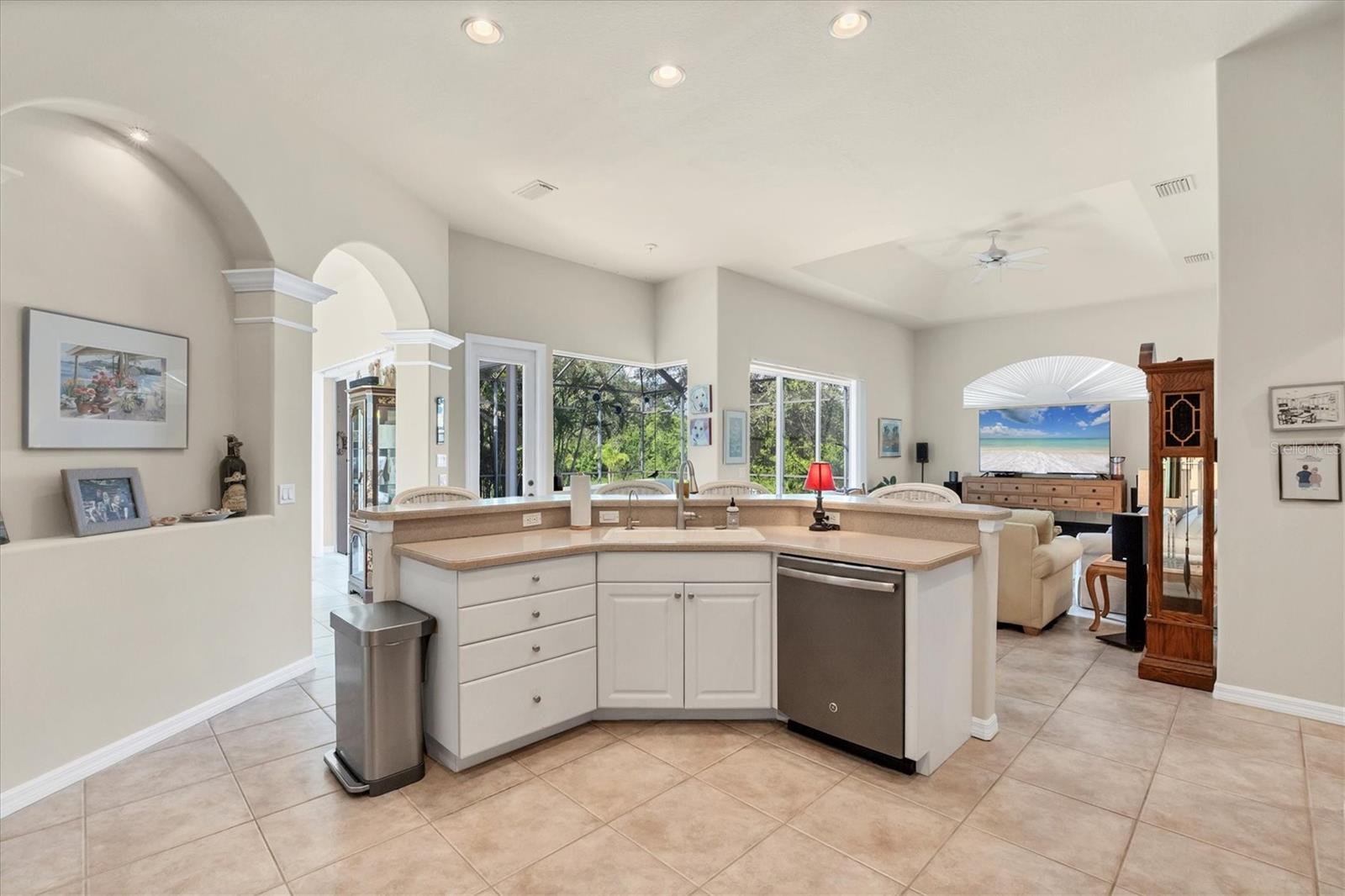 Image 16 of 43 For 4 Windward Way