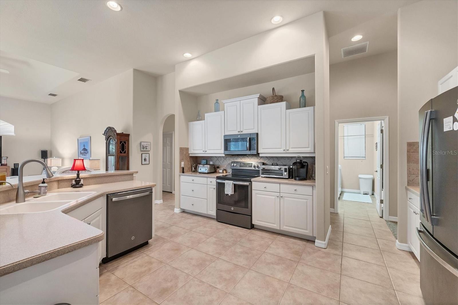 Image 17 of 43 For 4 Windward Way