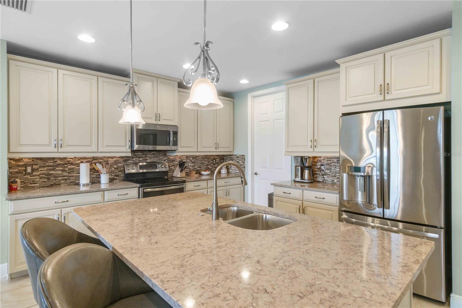 Image 17 of 60 For 10335 Longshore Road 25