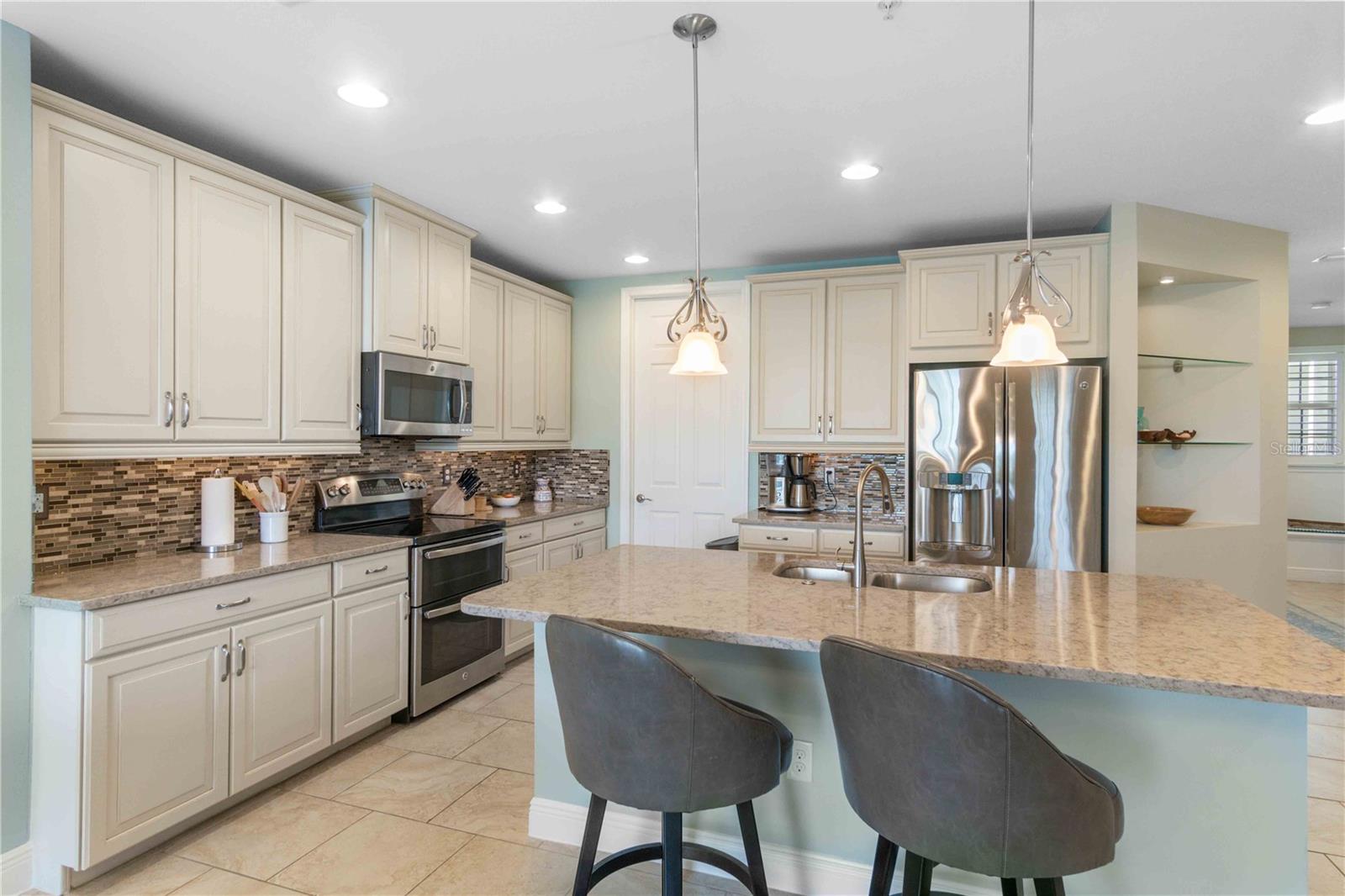 Image 18 of 60 For 10335 Longshore Road 25
