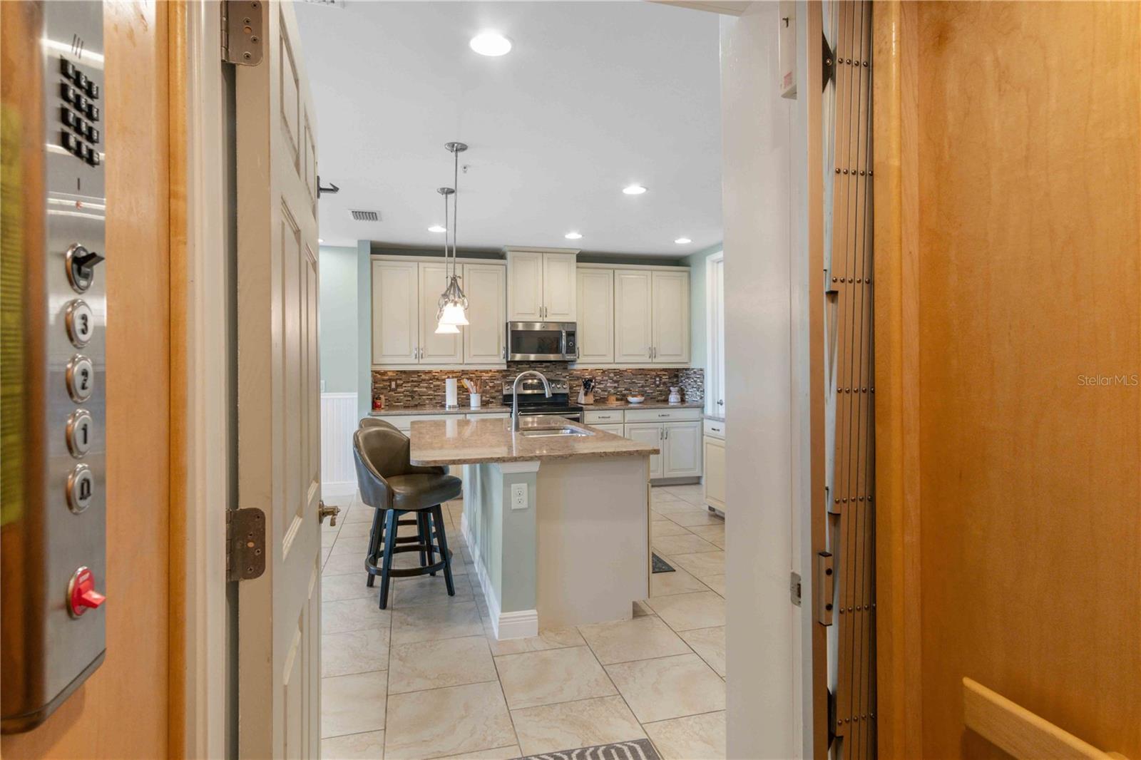 Image 25 of 60 For 10335 Longshore Road 25