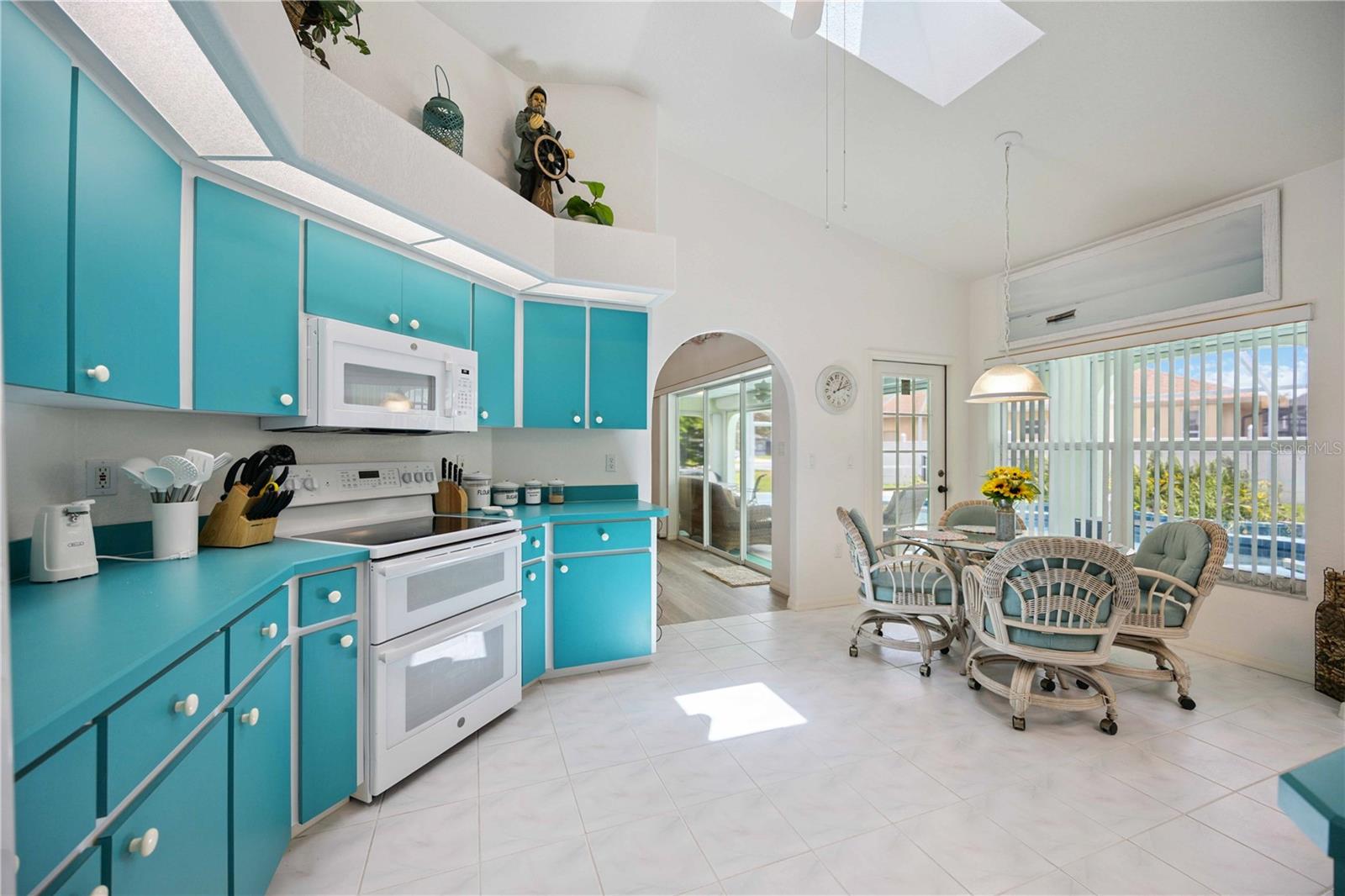 Image 13 of 42 For 444 Viceroy Terrace