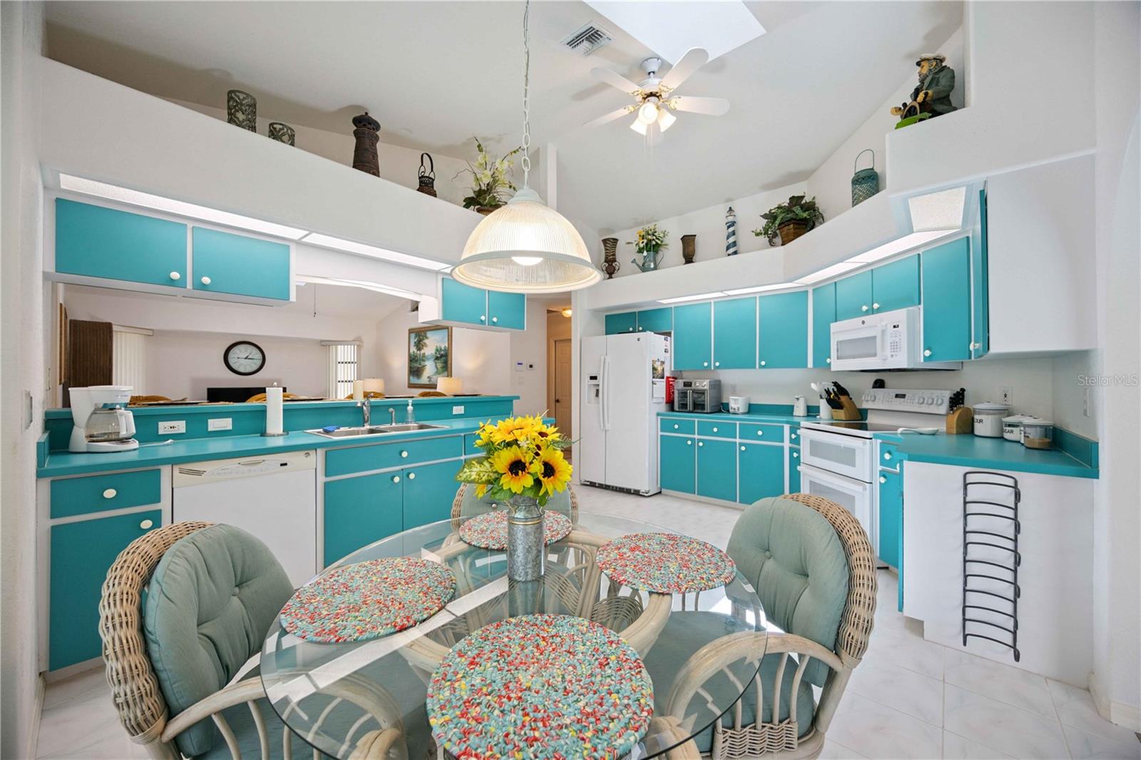 Image 15 of 42 For 444 Viceroy Terrace