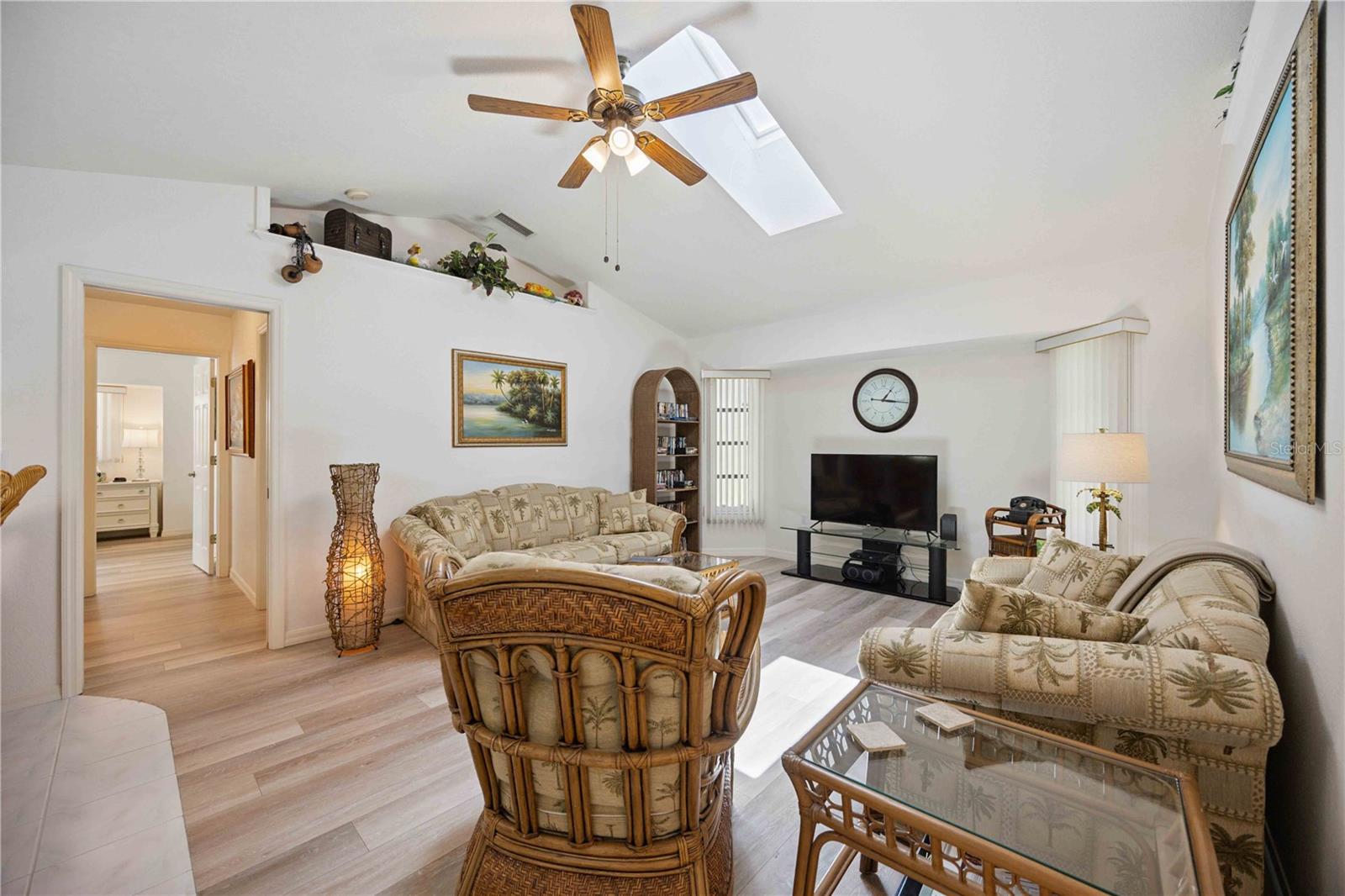 Image 18 of 42 For 444 Viceroy Terrace