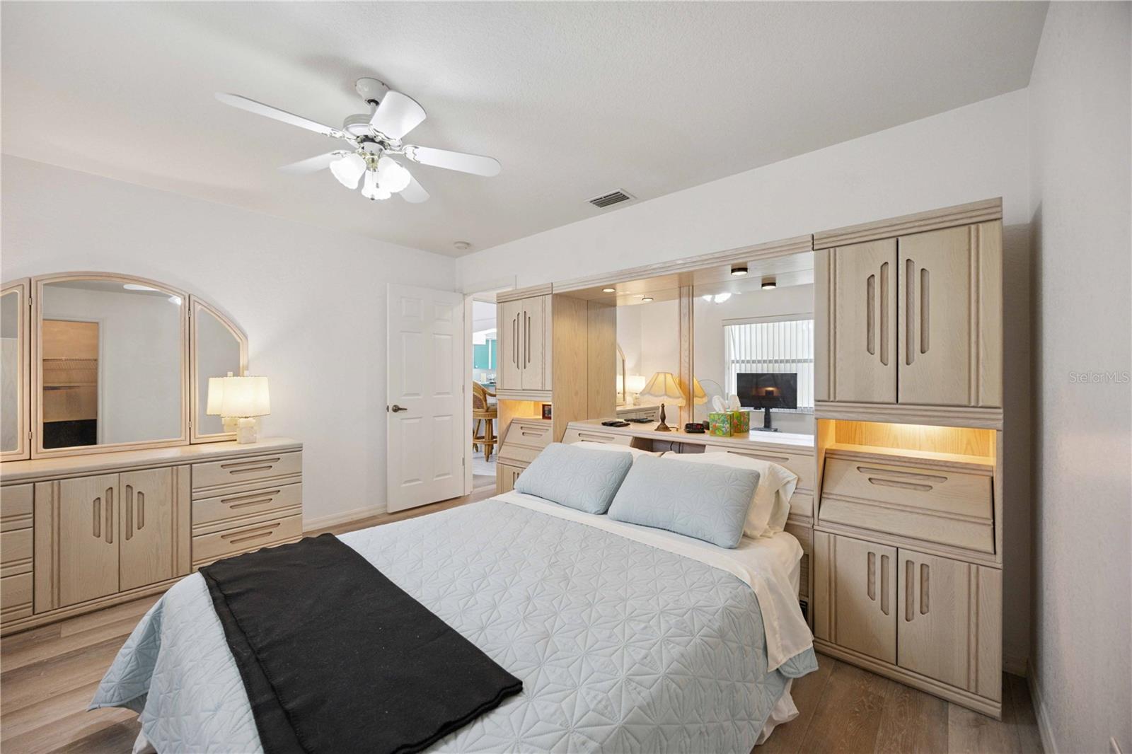 Image 23 of 42 For 444 Viceroy Terrace