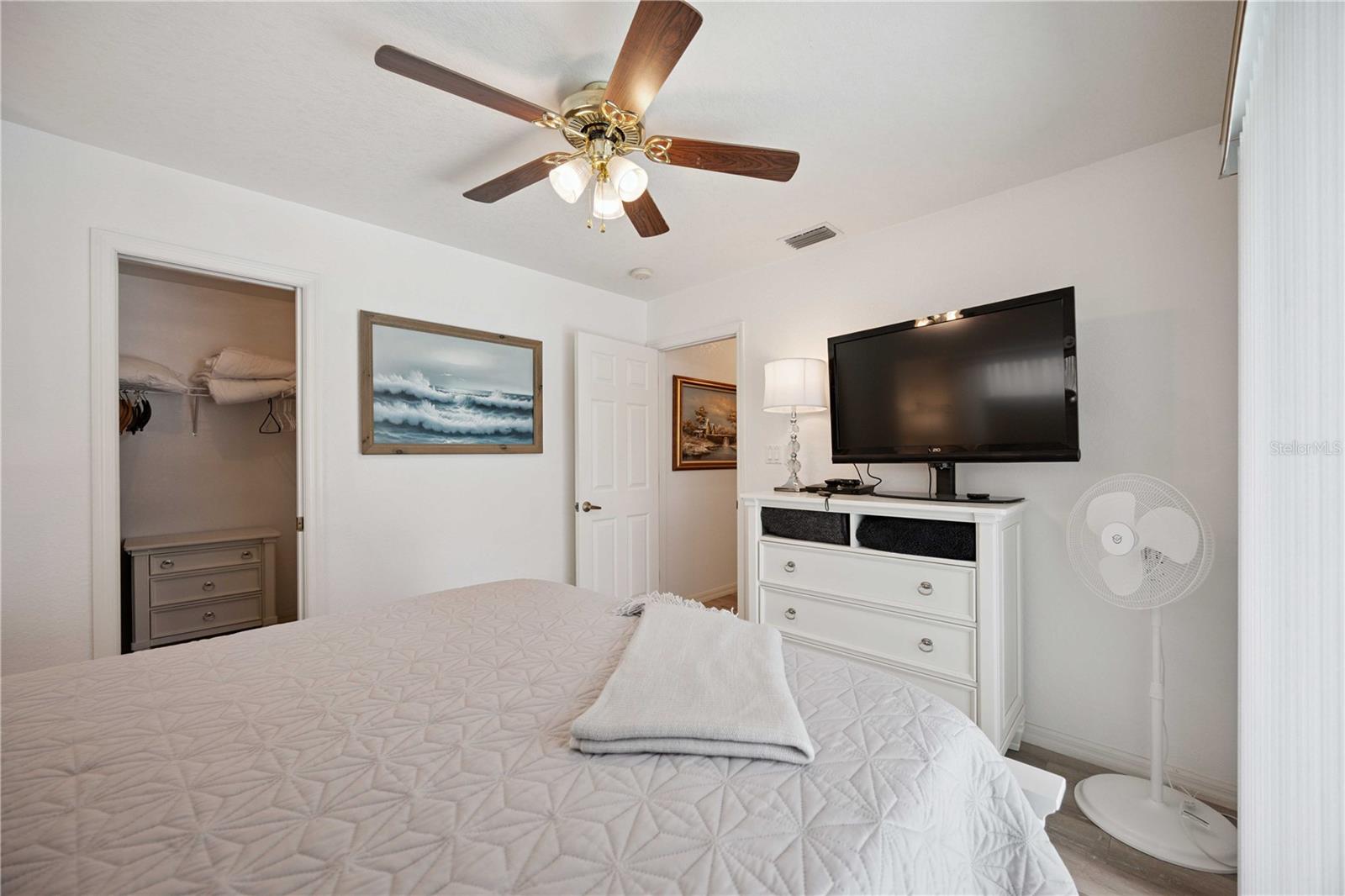 Image 27 of 42 For 444 Viceroy Terrace