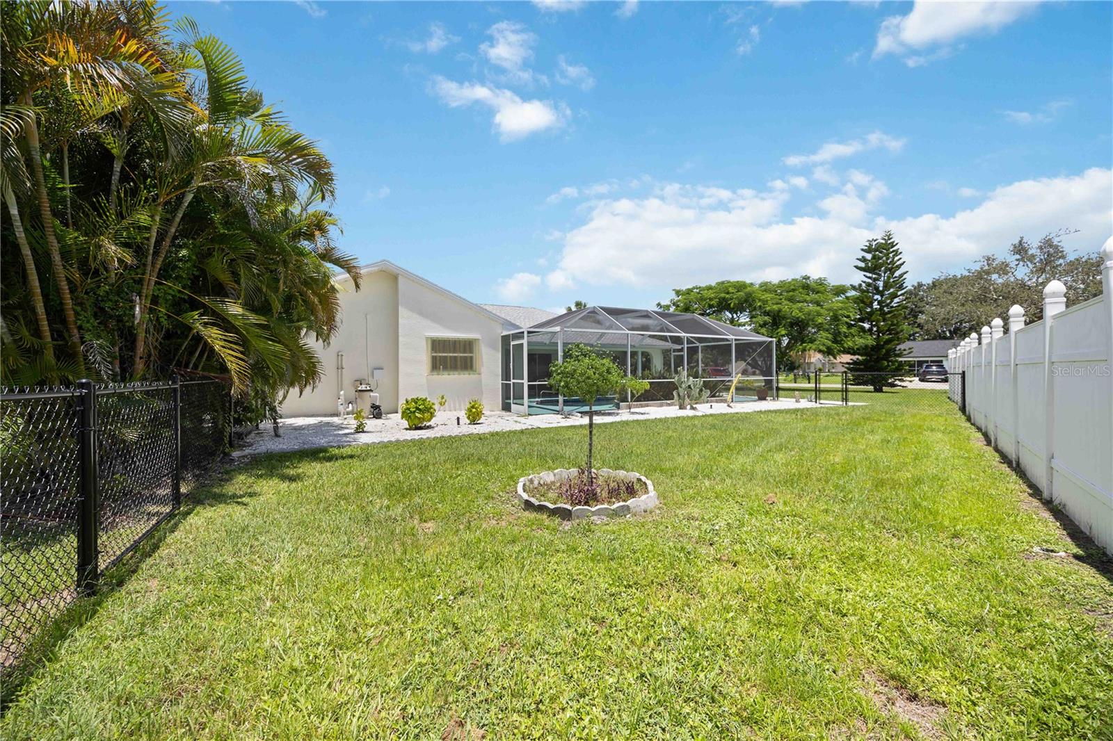 Image 35 of 42 For 444 Viceroy Terrace