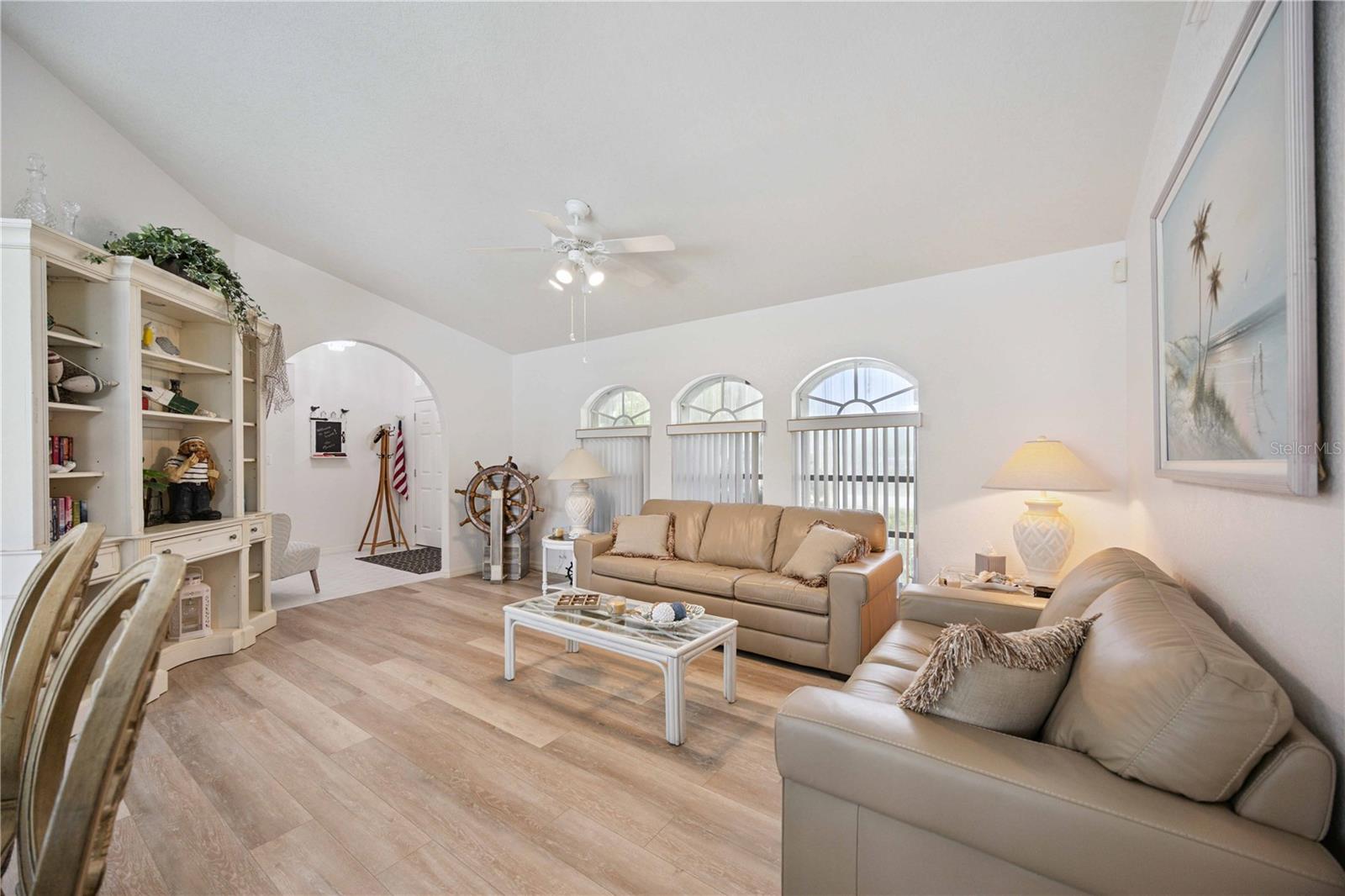 Image 7 of 42 For 444 Viceroy Terrace