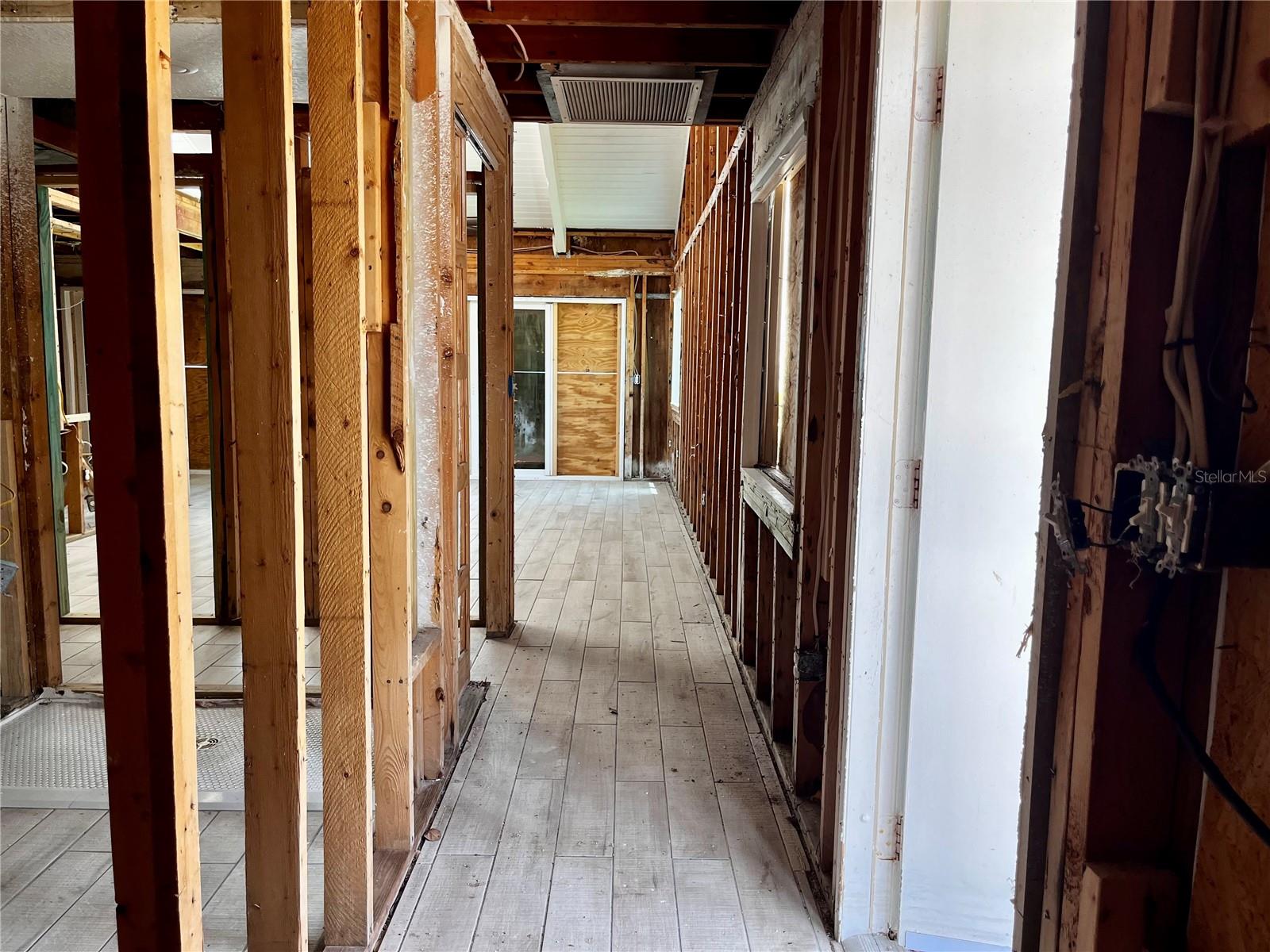 Image 11 of 23 For 2985 Beach Road C7-1