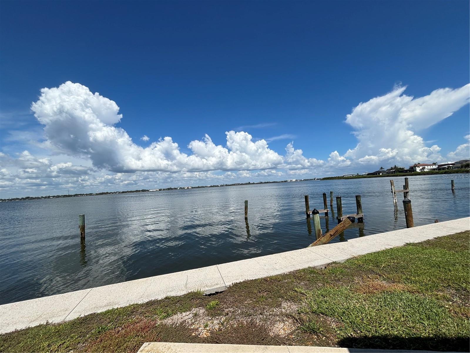 Image 3 of 23 For 2985 Beach Road C7-1