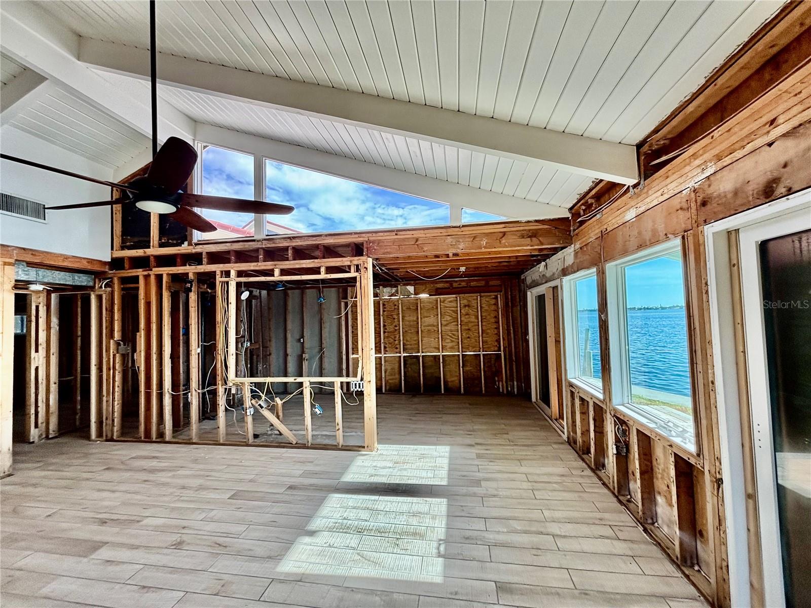 Image 5 of 23 For 2985 Beach Road C7-1