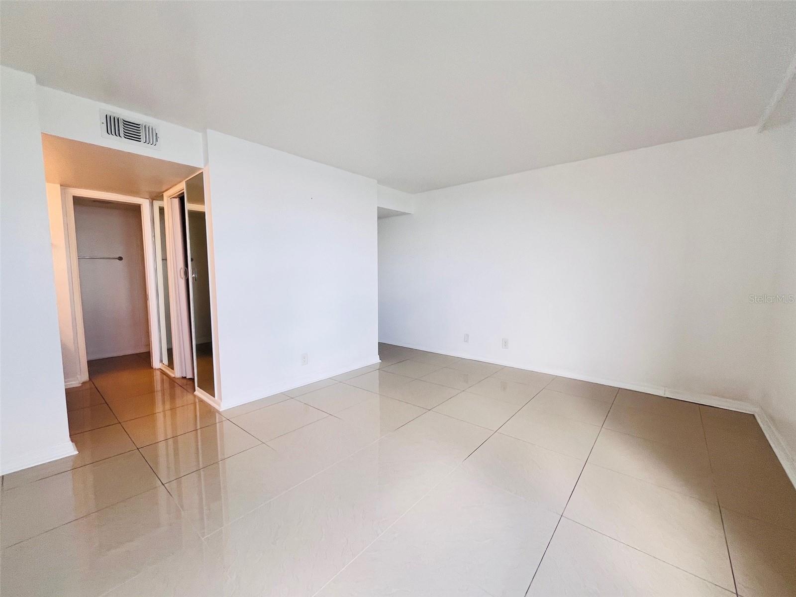 Image 12 of 34 For 2617 Cove Cay Drive 604