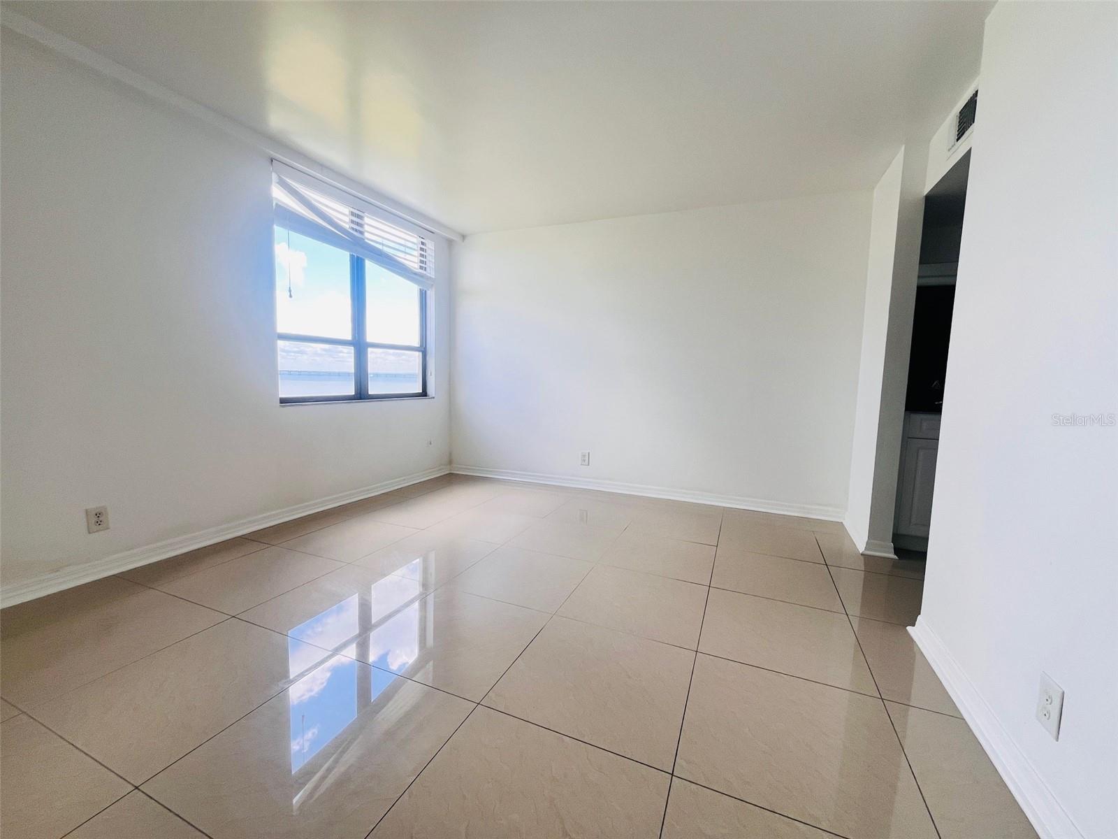 Image 16 of 34 For 2617 Cove Cay Drive 604