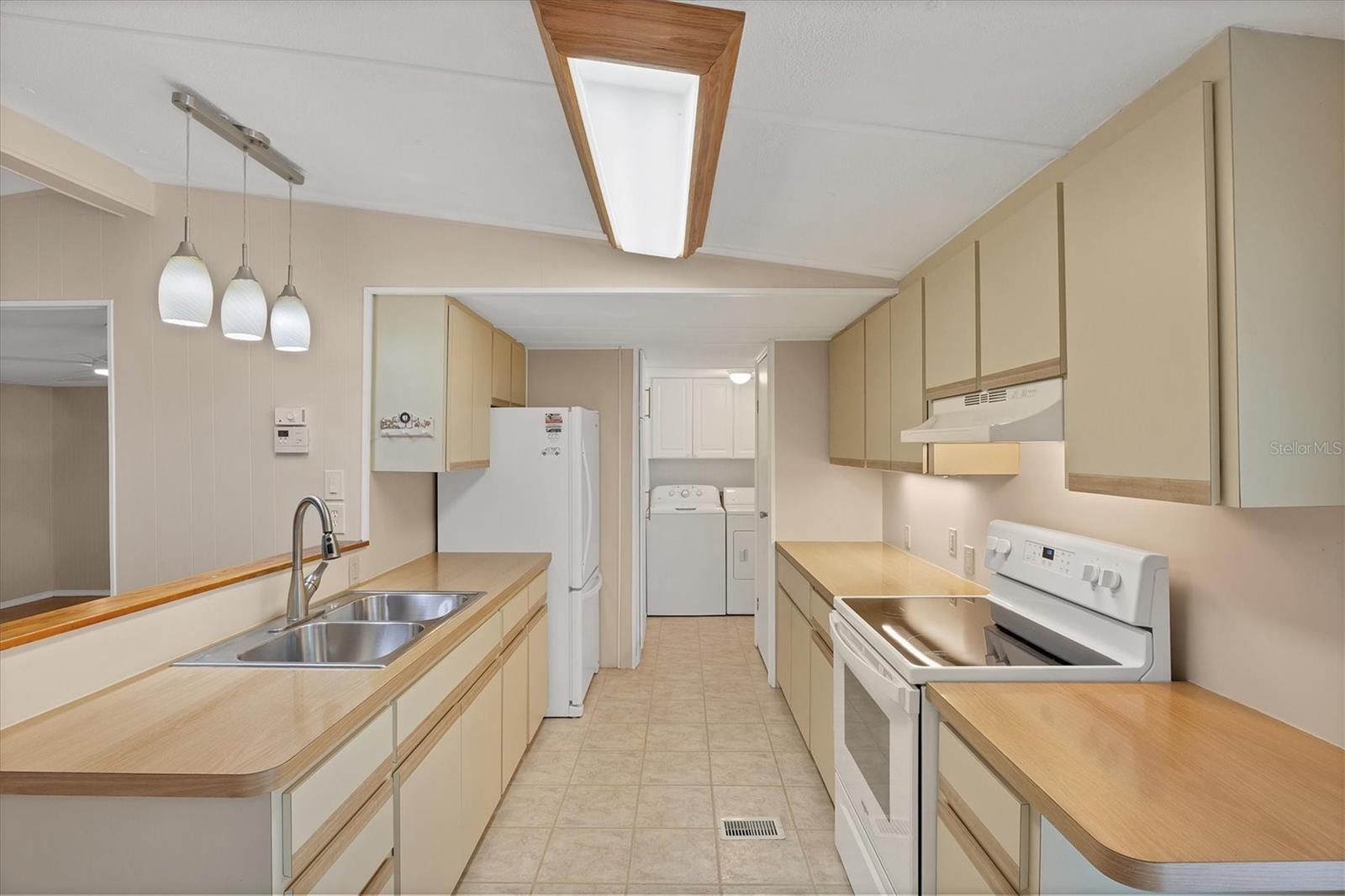 Image 11 of 45 For 1200 Seahorse Lane
