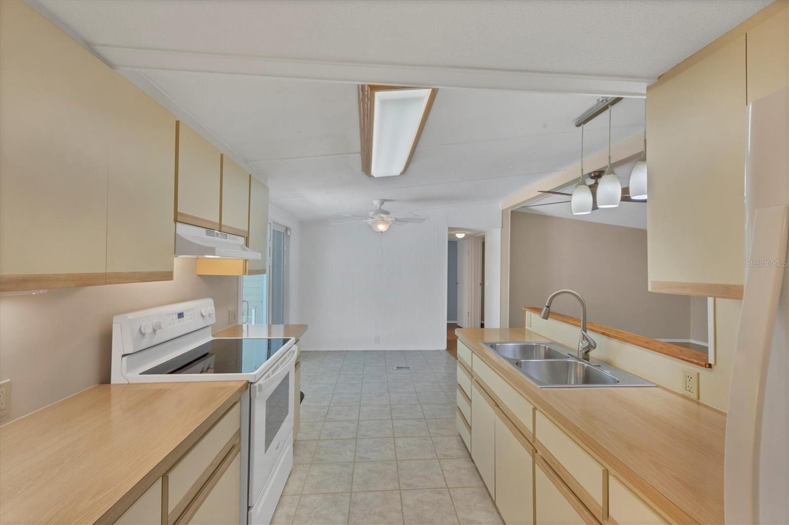 Image 12 of 45 For 1200 Seahorse Lane