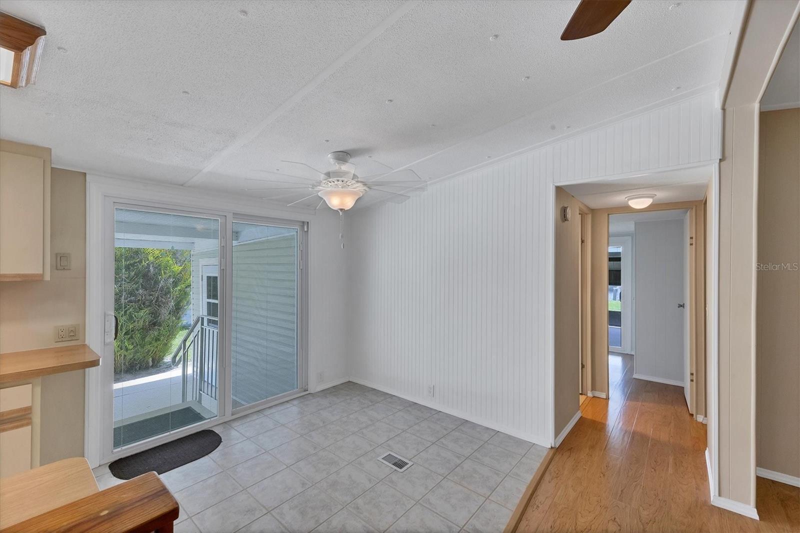 Image 13 of 45 For 1200 Seahorse Lane