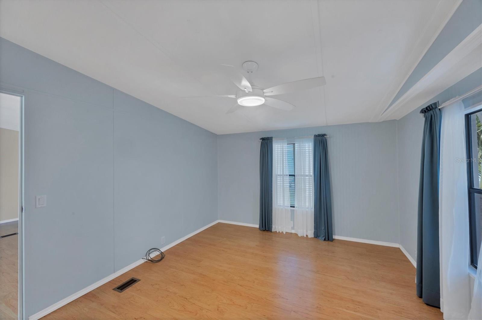 Image 15 of 45 For 1200 Seahorse Lane