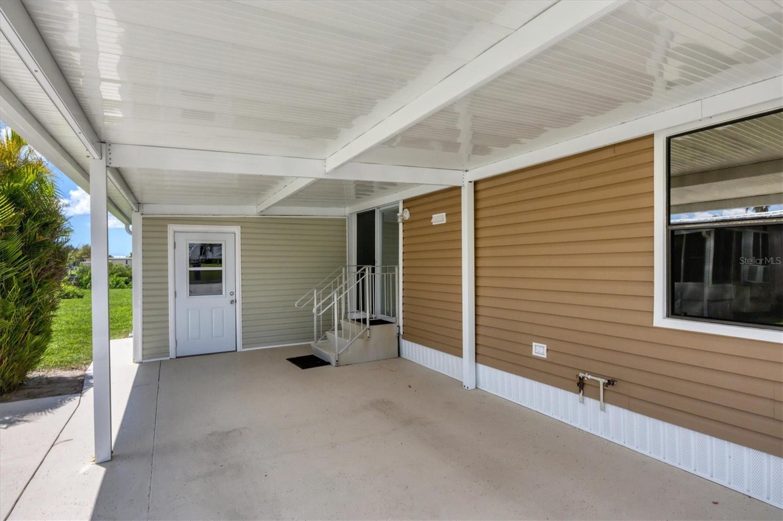 Image 5 of 45 For 1200 Seahorse Lane