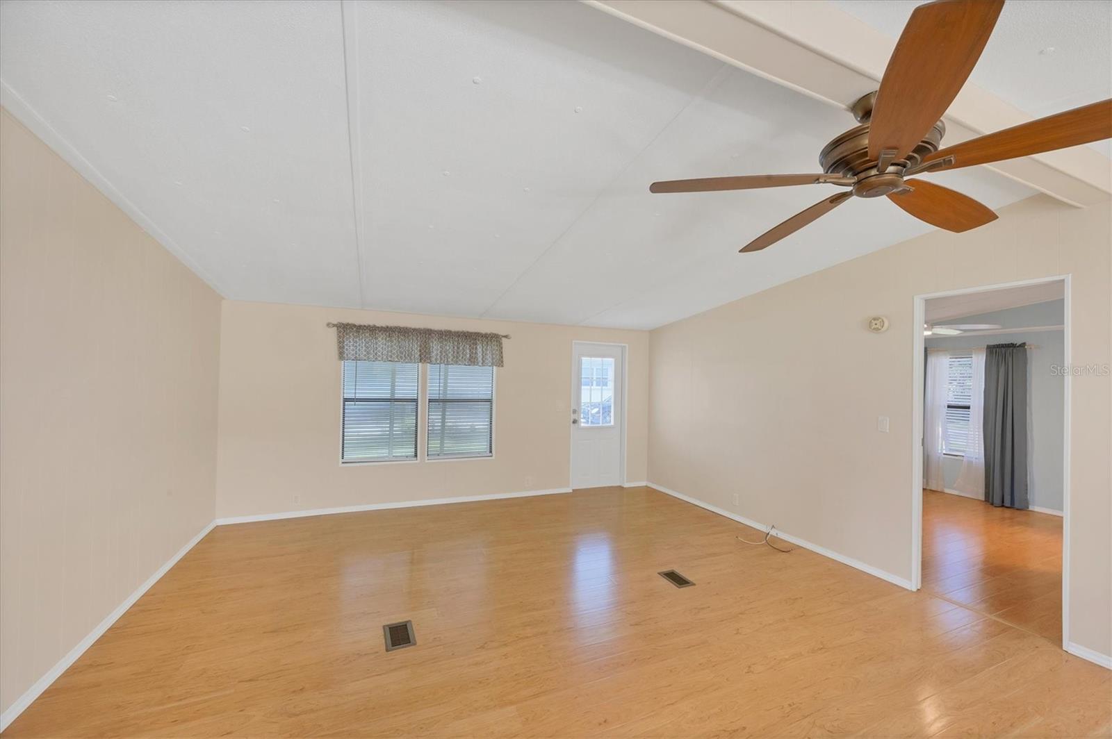 Image 6 of 45 For 1200 Seahorse Lane