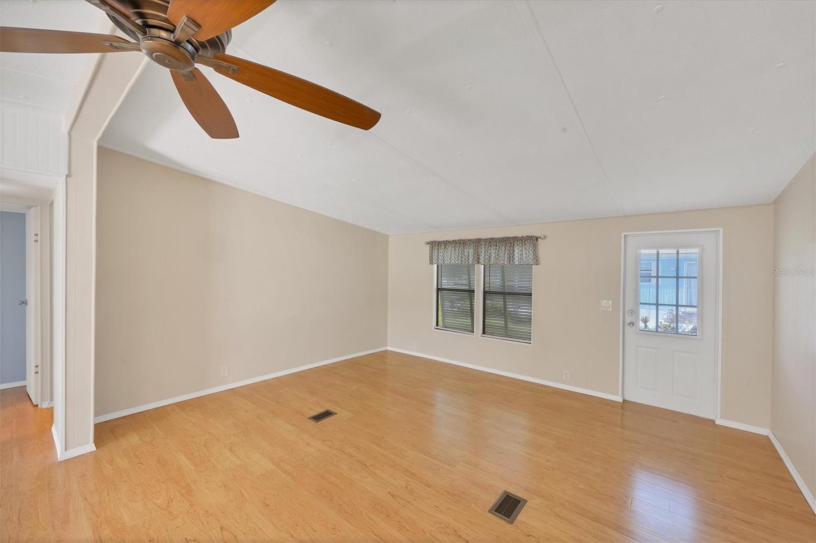 Image 7 of 45 For 1200 Seahorse Lane