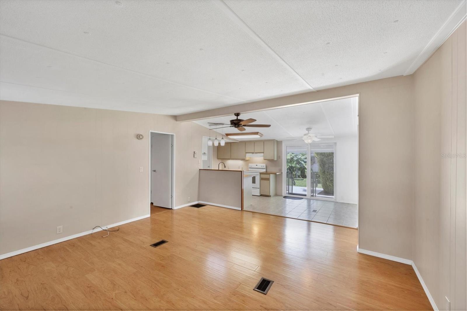 Image 9 of 45 For 1200 Seahorse Lane
