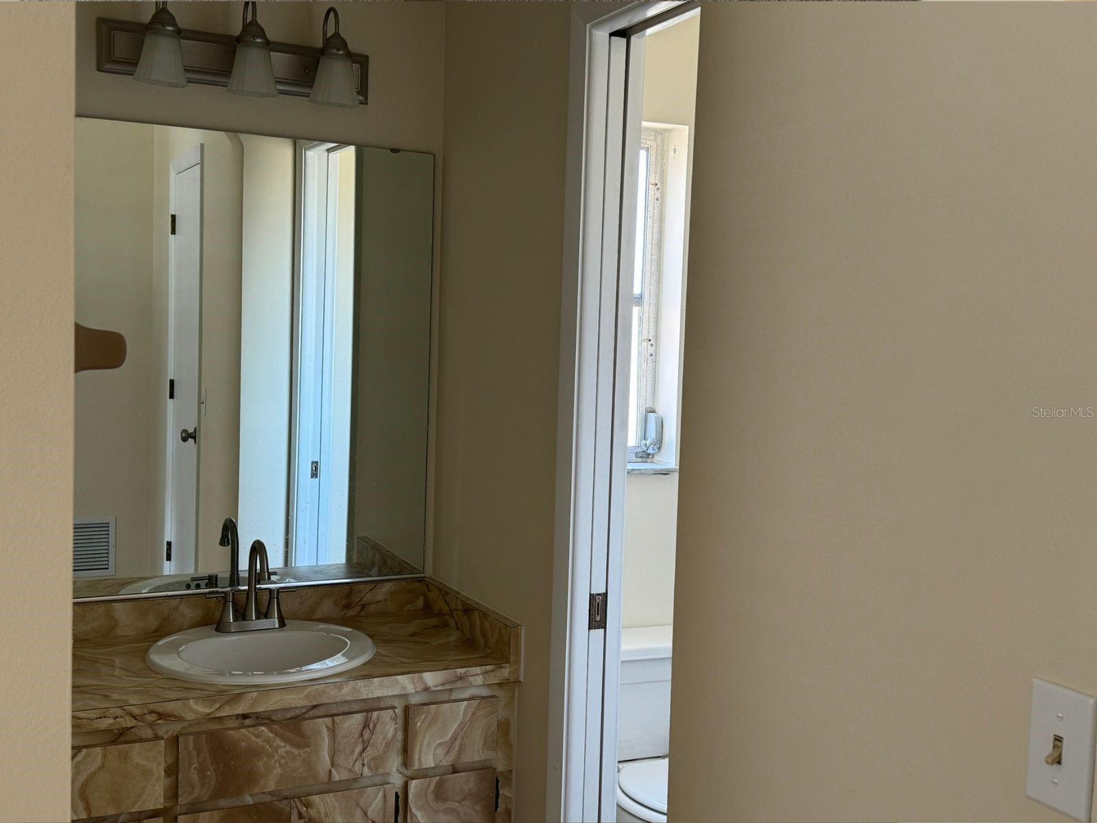 Image 11 of 20 For 7282 Innsbrook Street