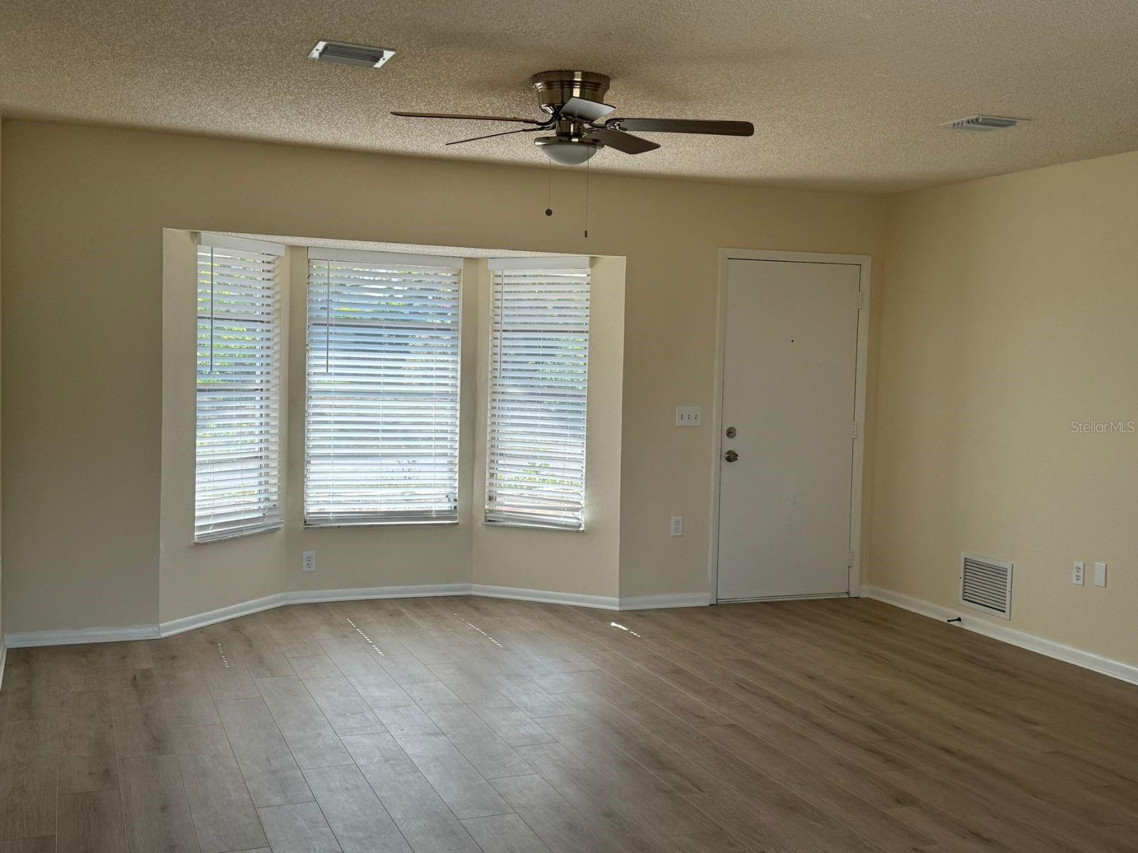 Image 3 of 20 For 7282 Innsbrook Street