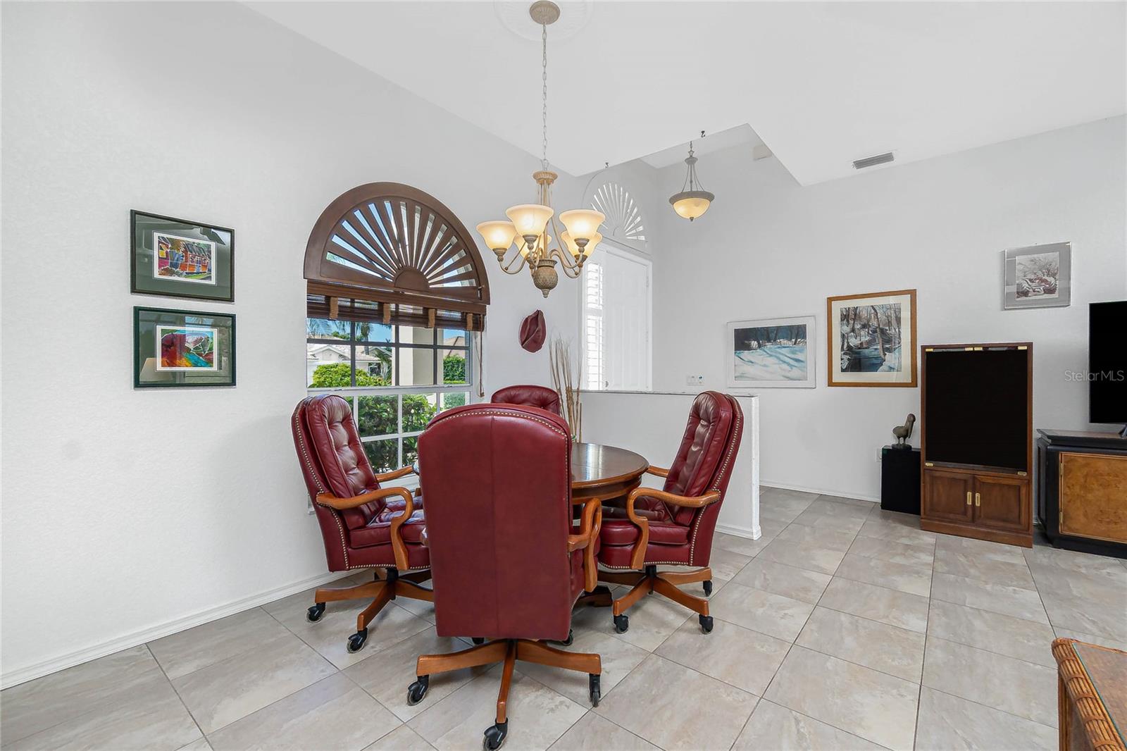 Image 18 of 68 For 8542 Lakeside Drive