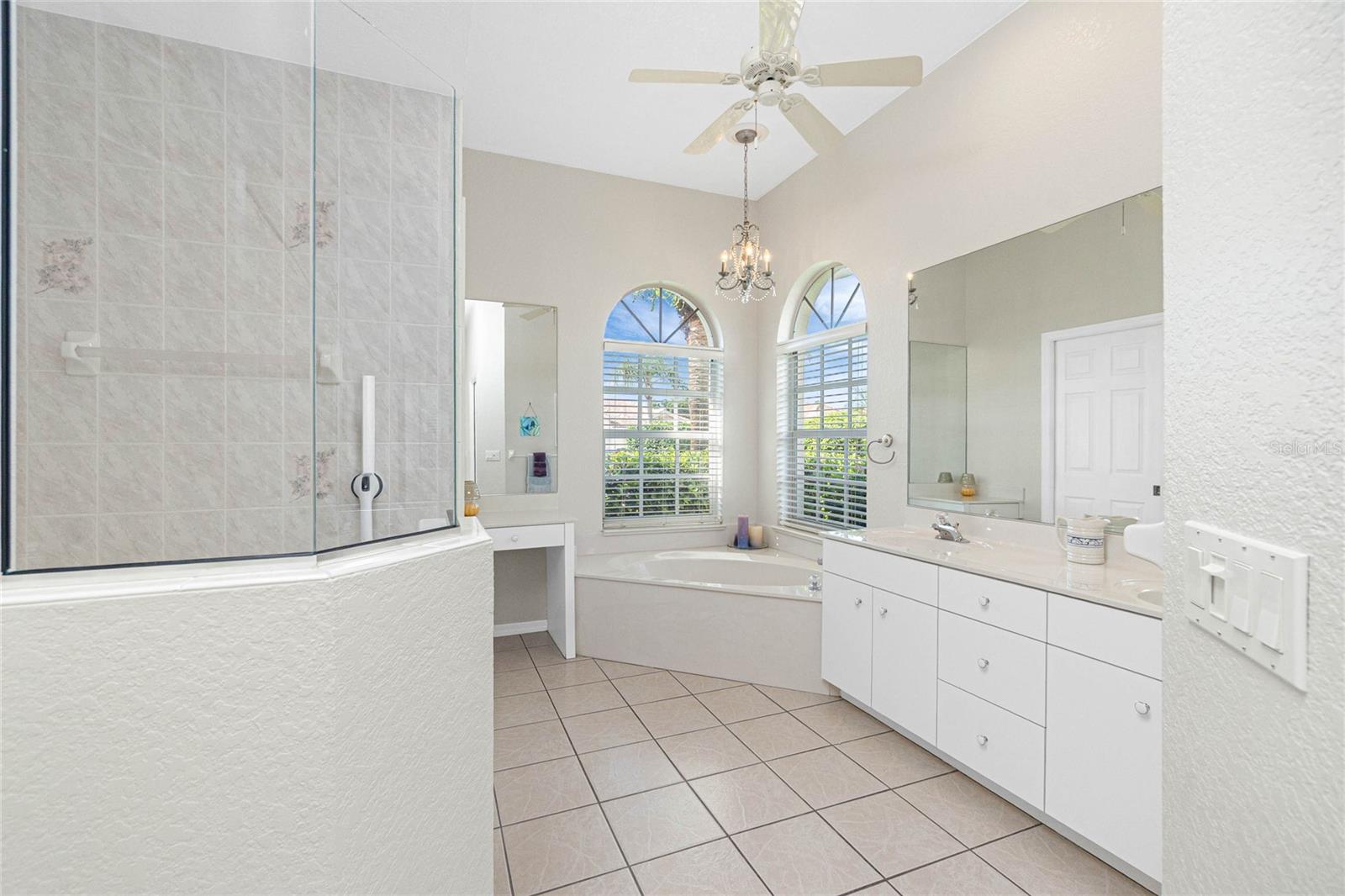 Image 26 of 68 For 8542 Lakeside Drive