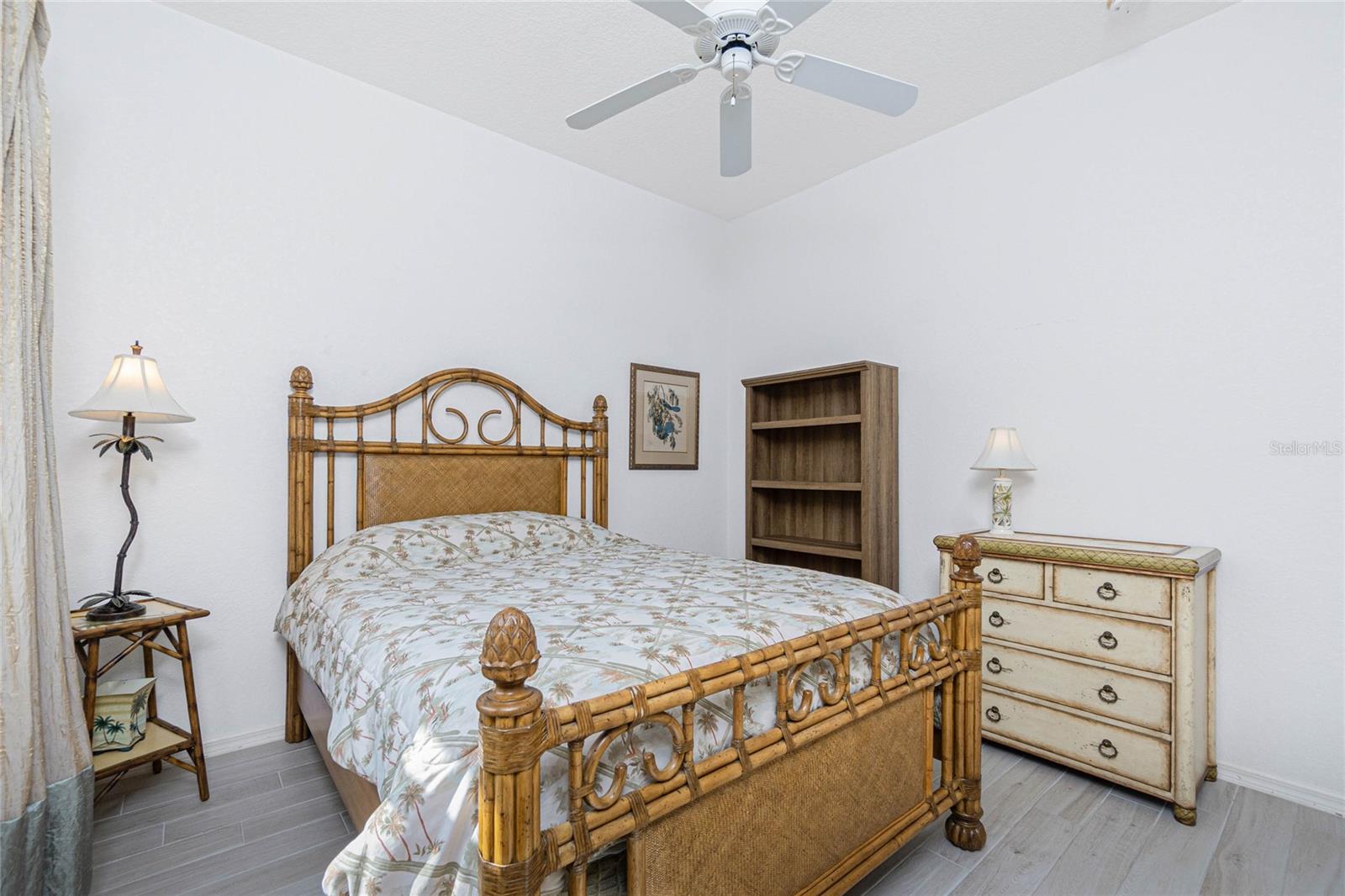 Image 32 of 68 For 8542 Lakeside Drive