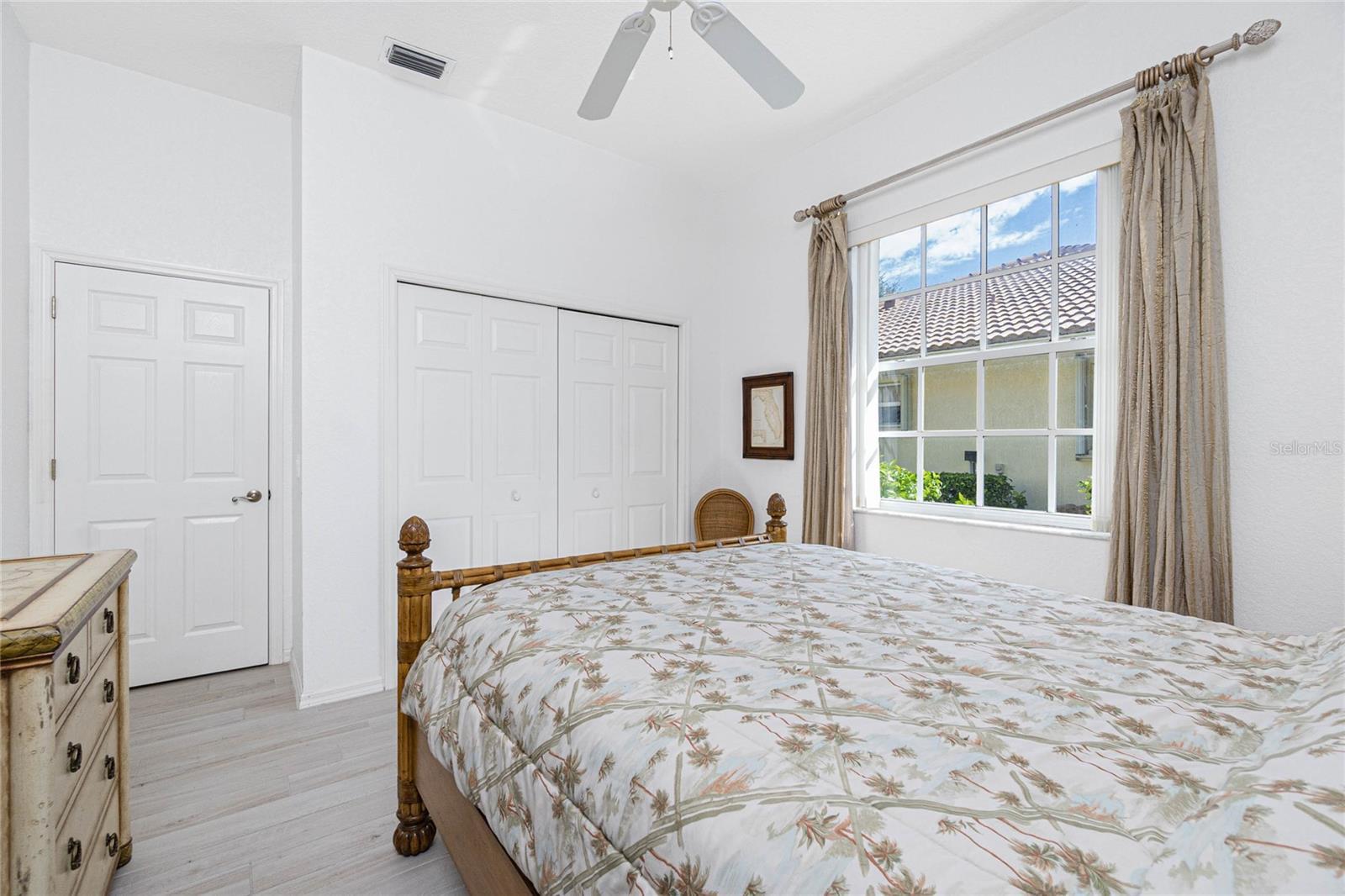 Image 33 of 68 For 8542 Lakeside Drive