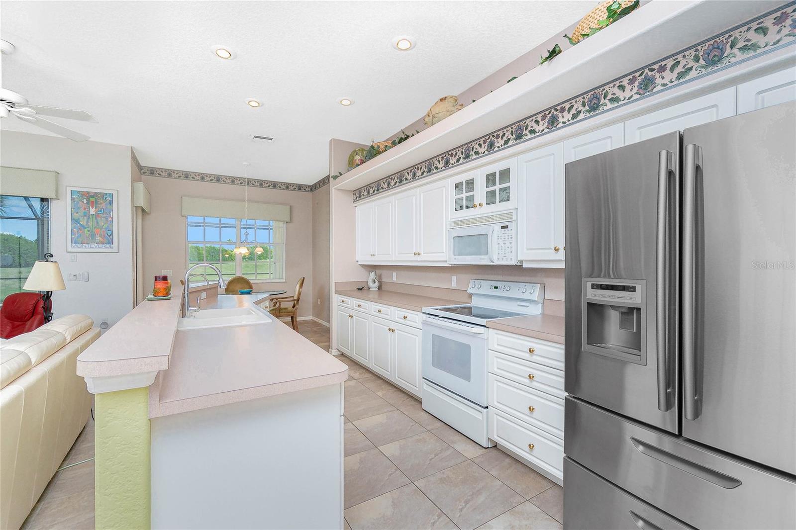 Image 4 of 68 For 8542 Lakeside Drive