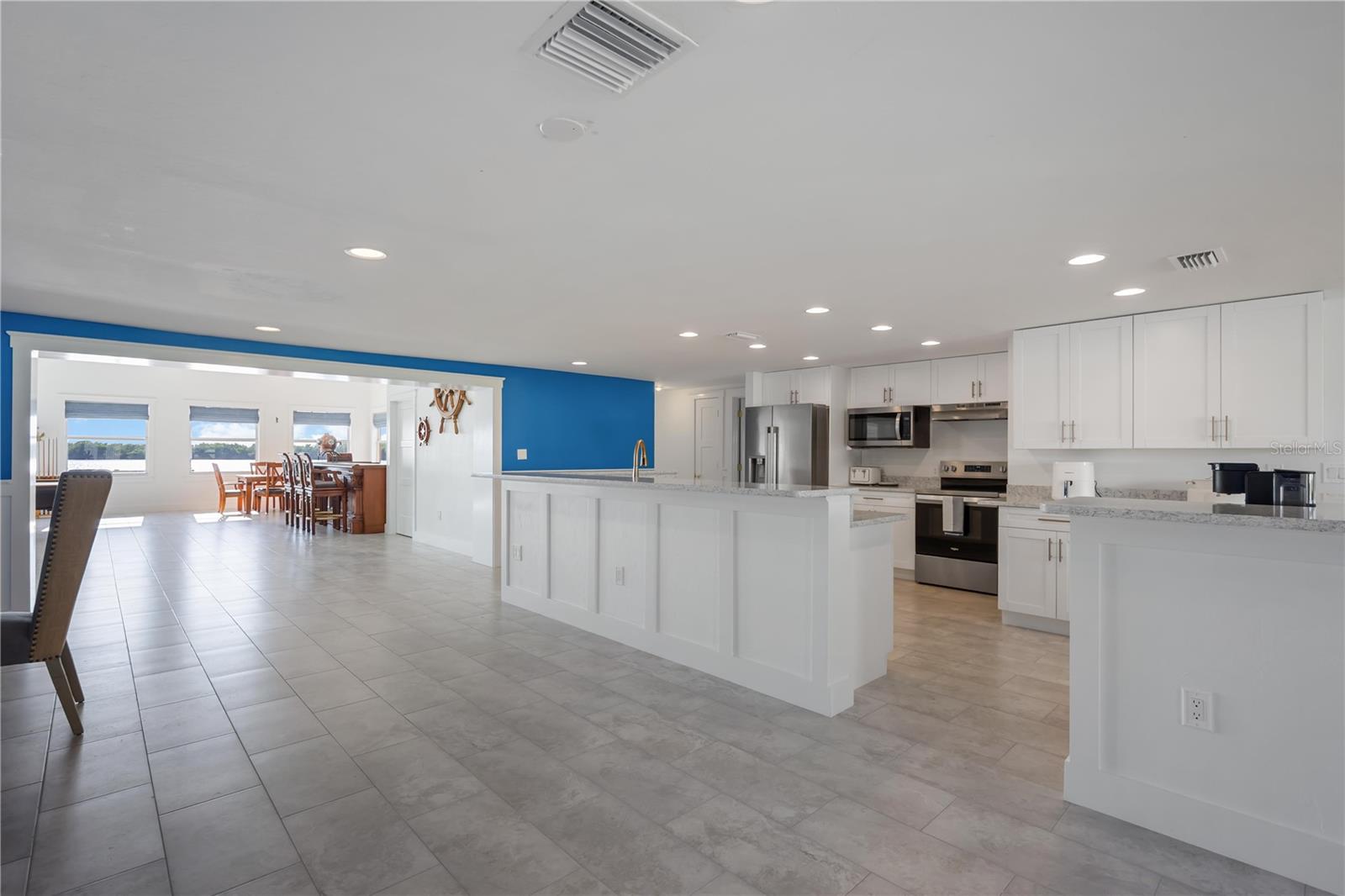 Image 10 of 60 For 2300 Harbour Drive