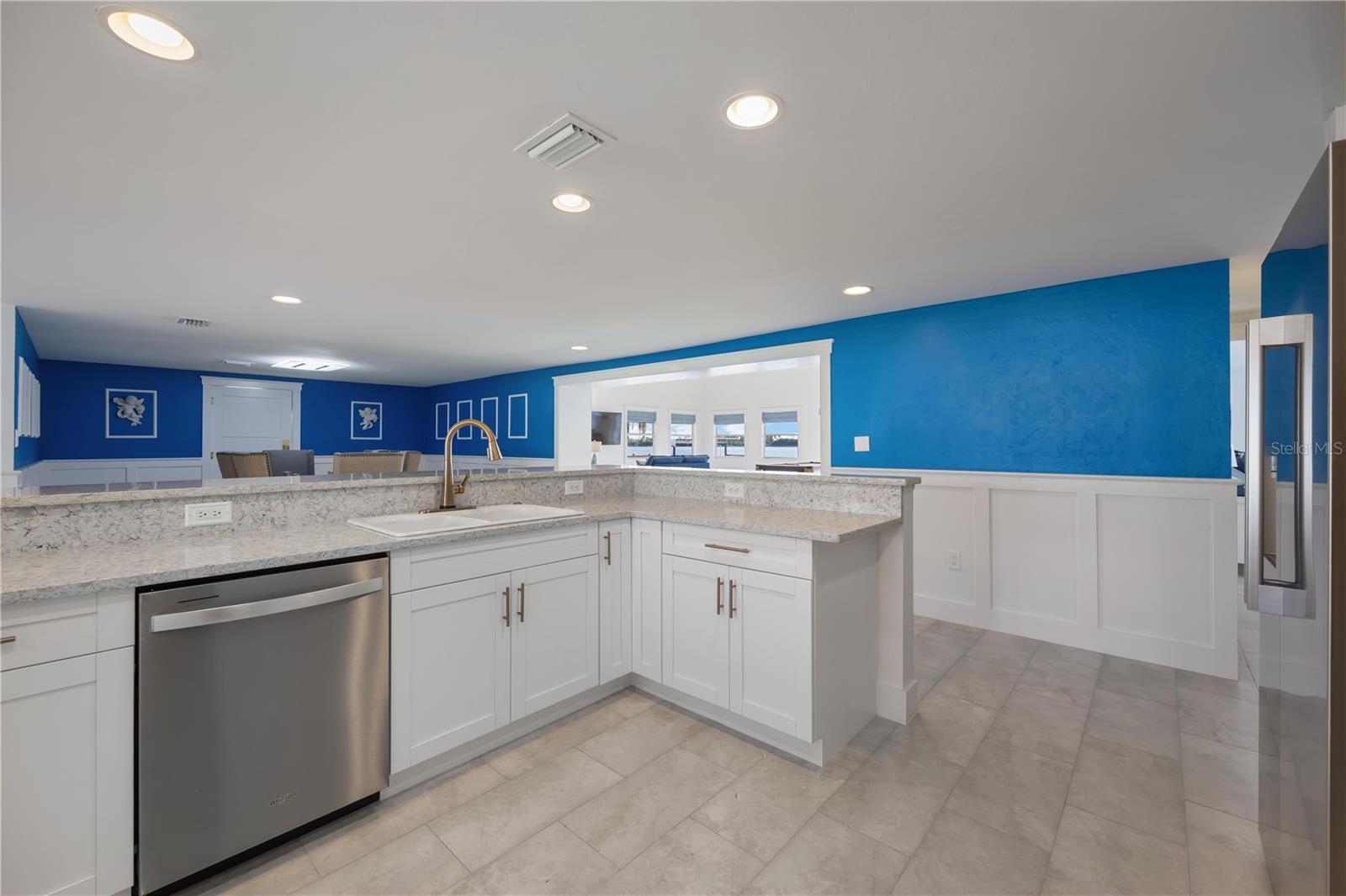 Image 11 of 60 For 2300 Harbour Drive