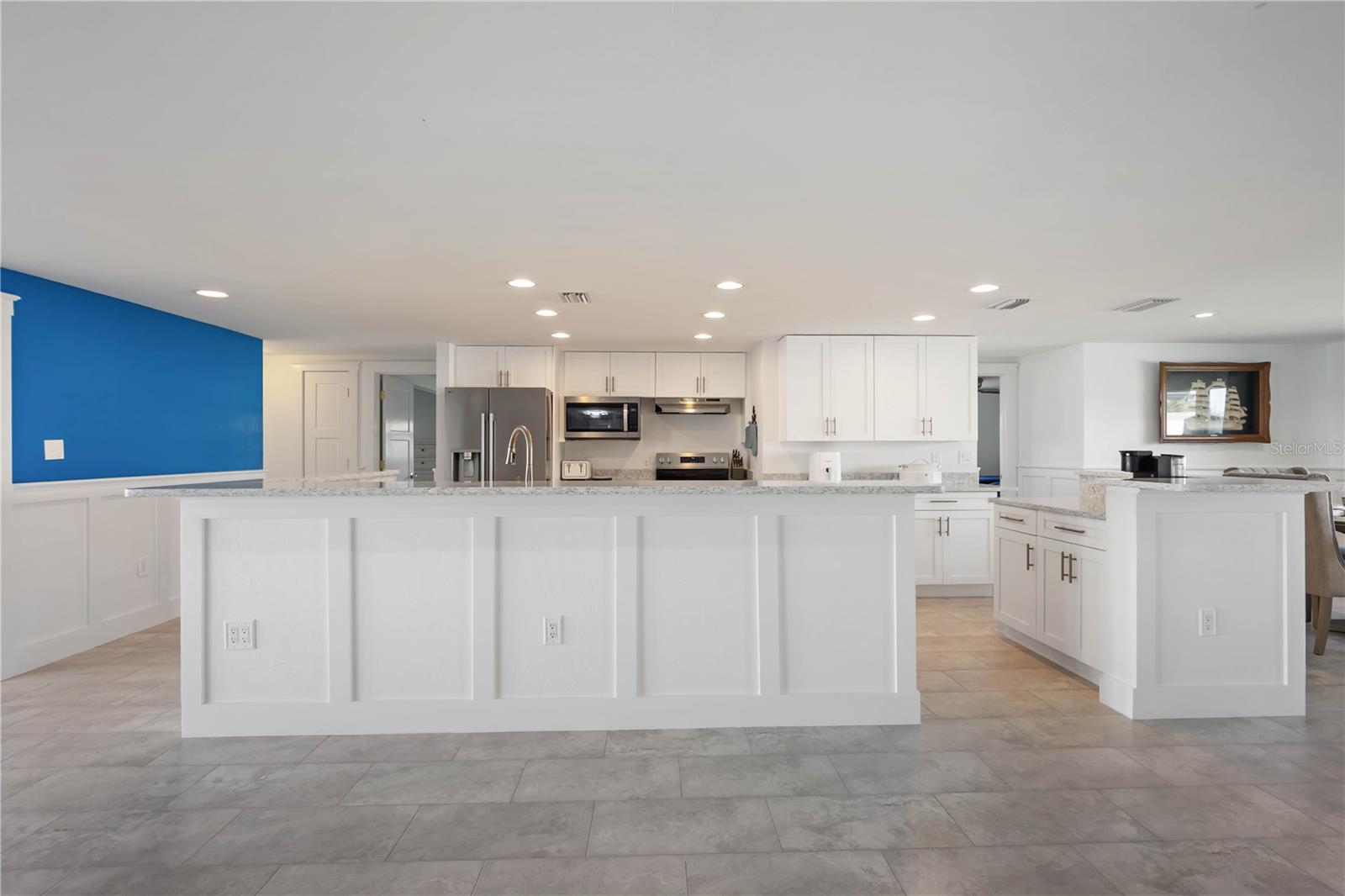 Image 12 of 60 For 2300 Harbour Drive