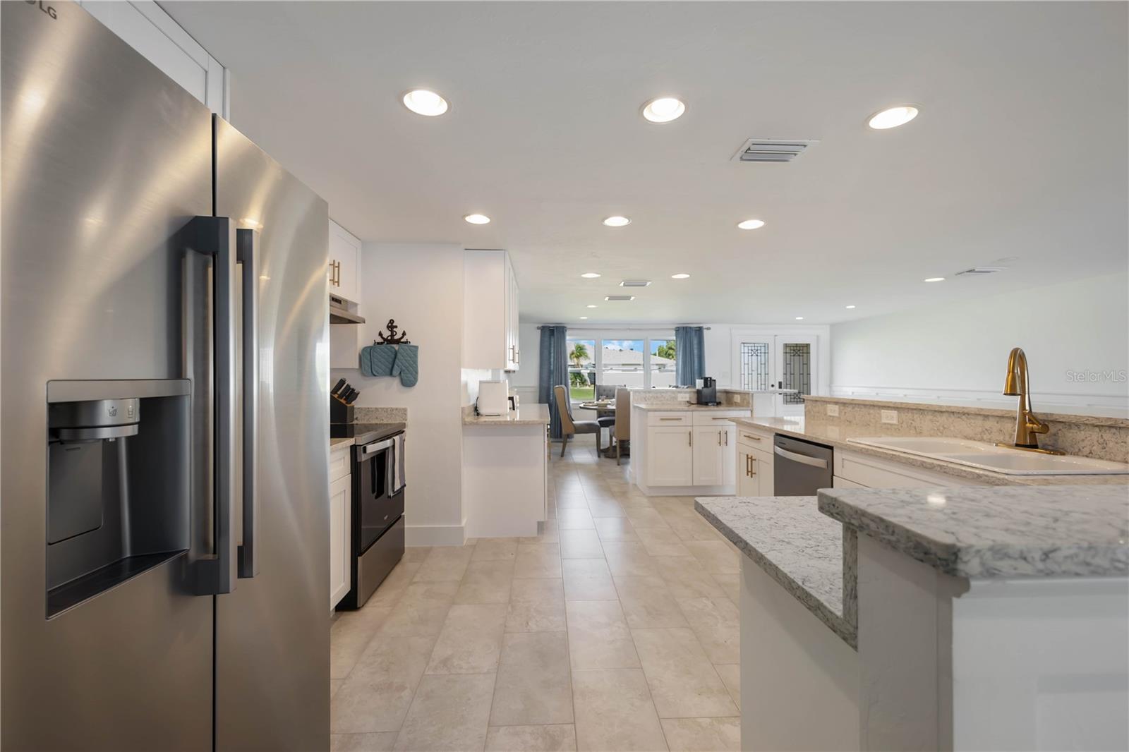 Image 14 of 60 For 2300 Harbour Drive