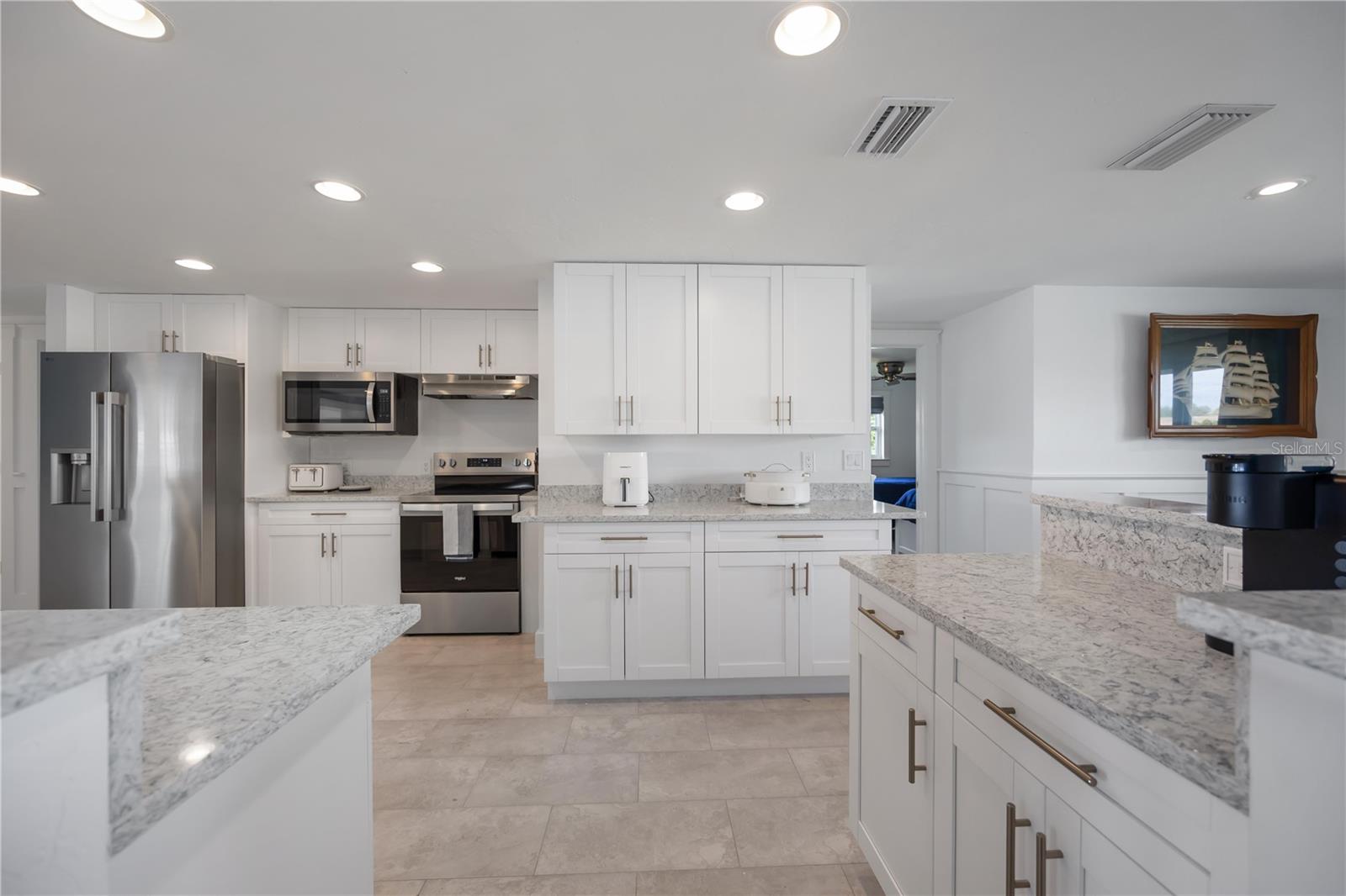 Image 15 of 60 For 2300 Harbour Drive