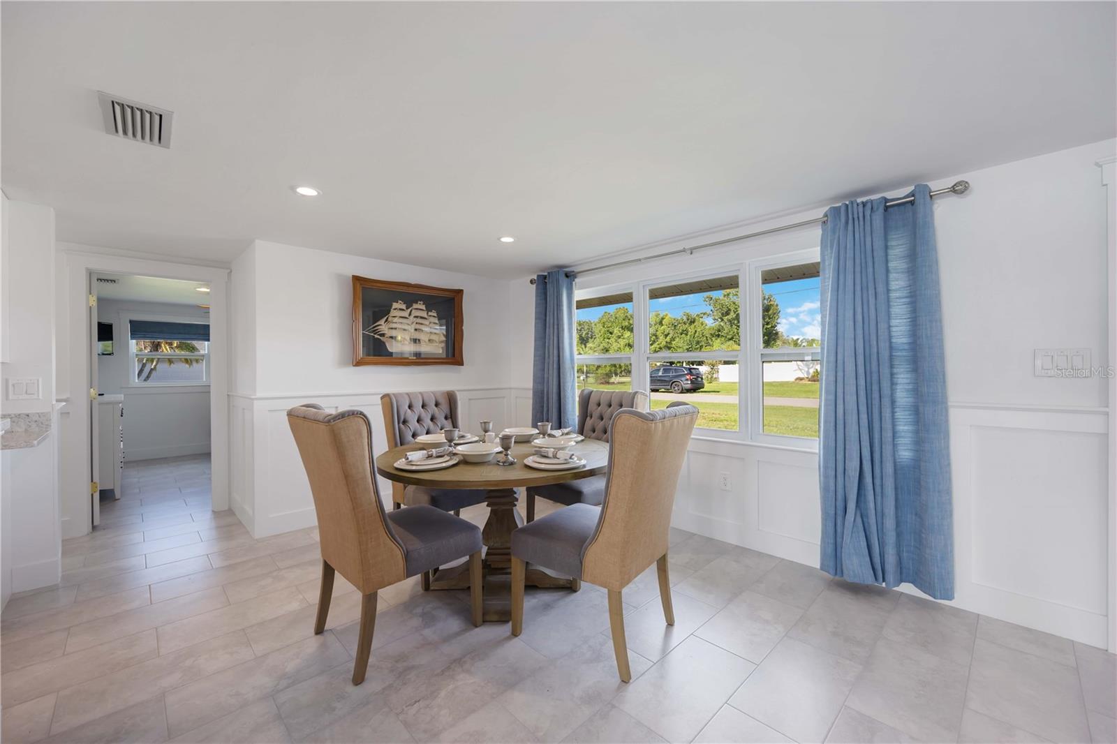 Image 16 of 60 For 2300 Harbour Drive