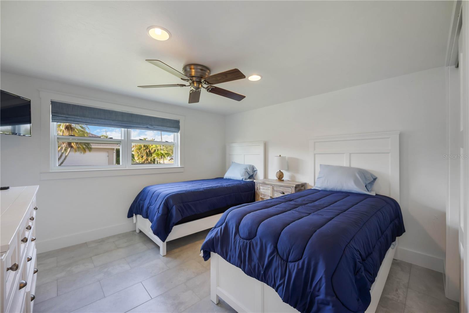 Image 38 of 60 For 2300 Harbour Drive