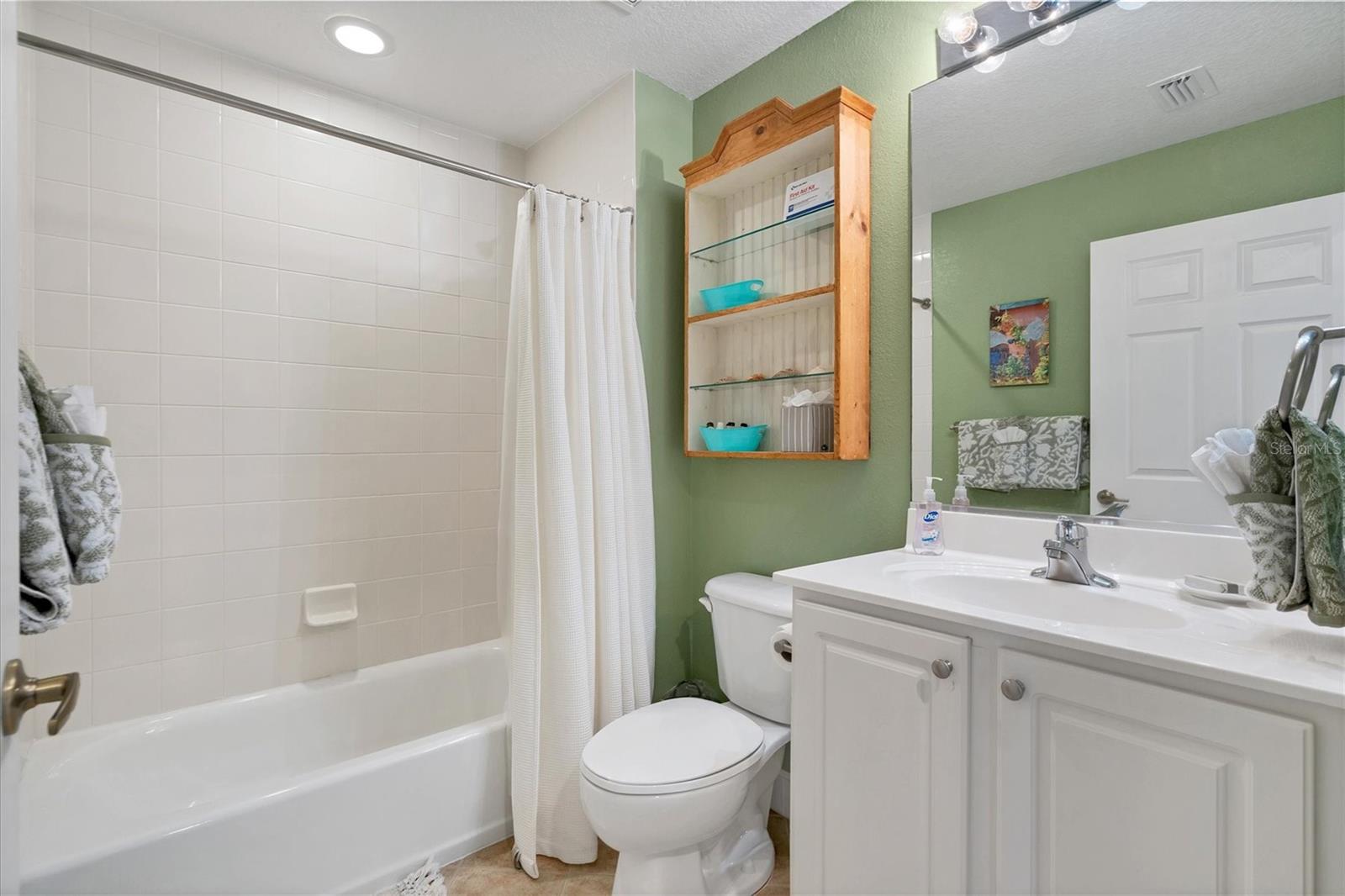 Image 21 of 28 For 13313 Gasparilla Road 204