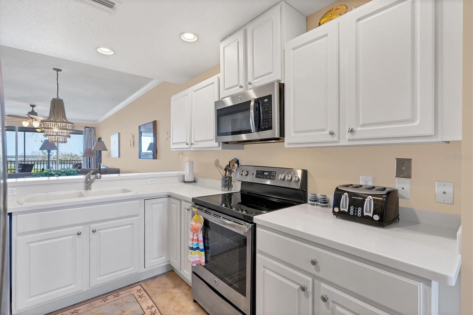 Image 5 of 28 For 13313 Gasparilla Road 204