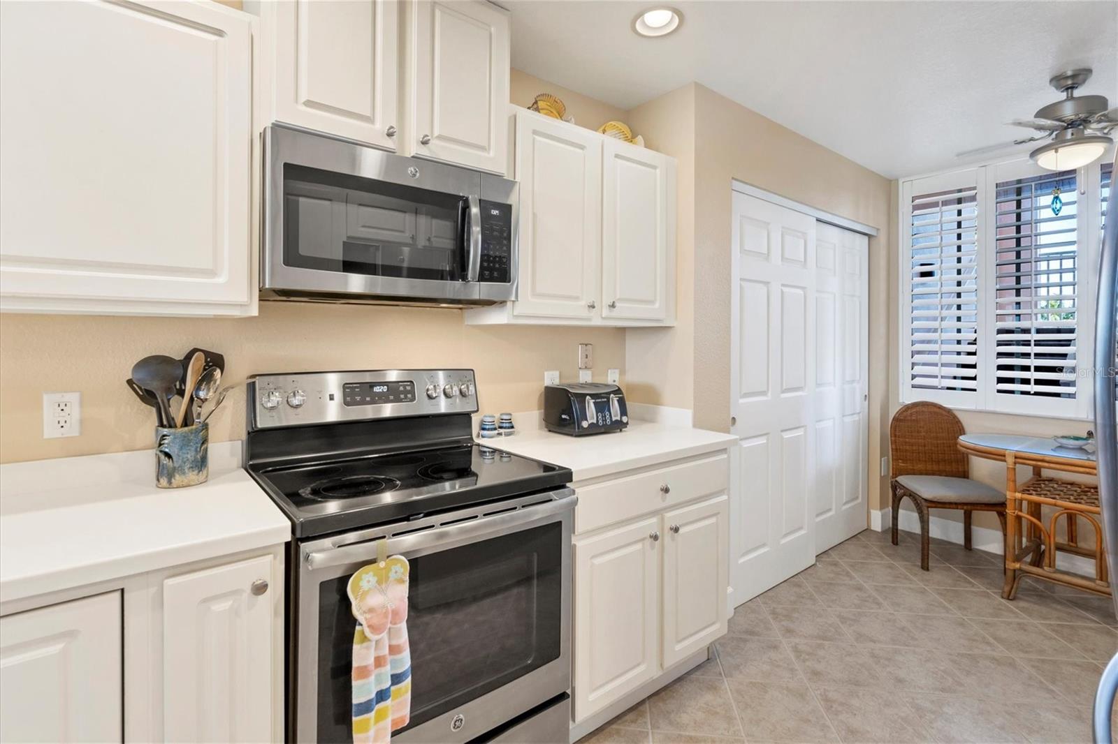 Image 7 of 28 For 13313 Gasparilla Road 204