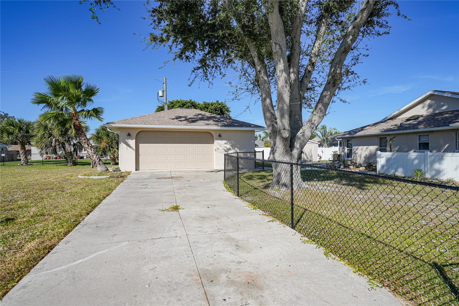 Image 3 of 43 For 7469 Forkland Street