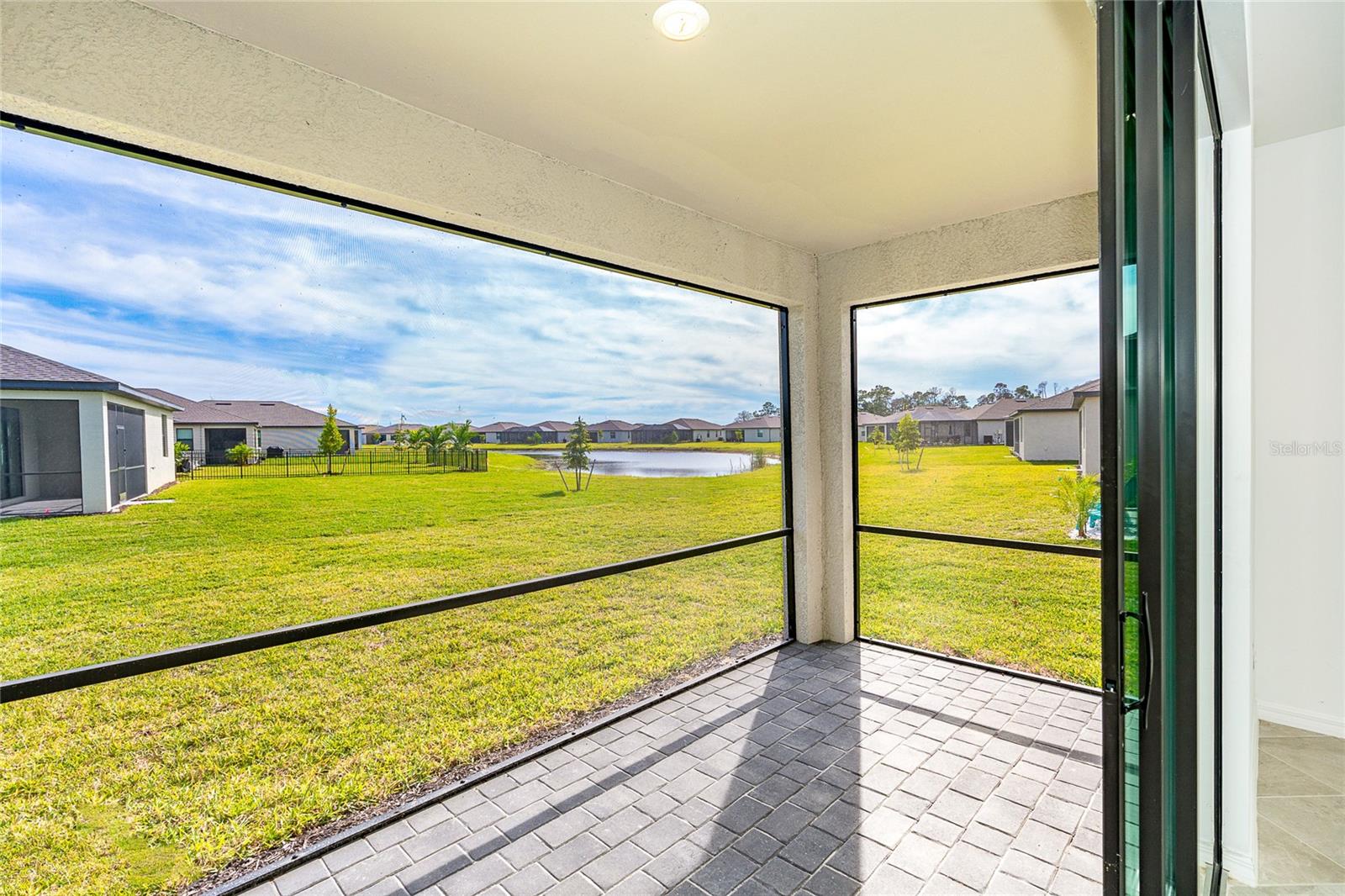 Image 16 of 39 For 1745 Saddlewood Circle