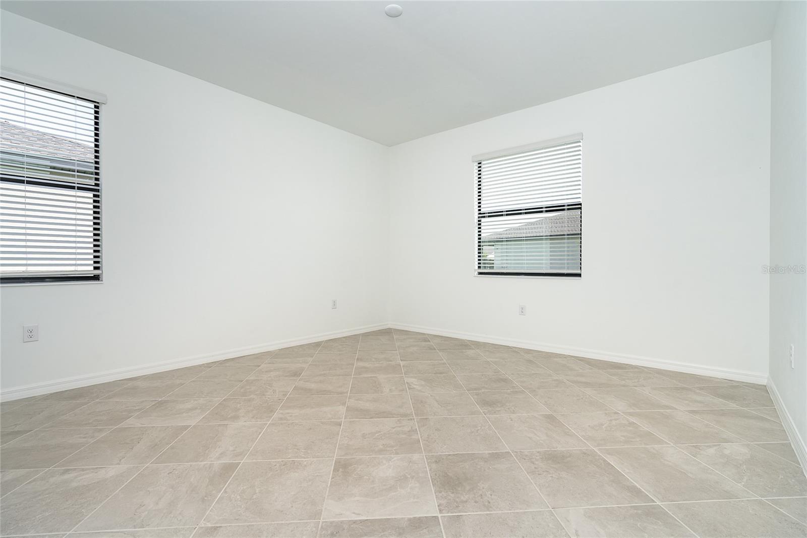 Image 26 of 39 For 1745 Saddlewood Circle