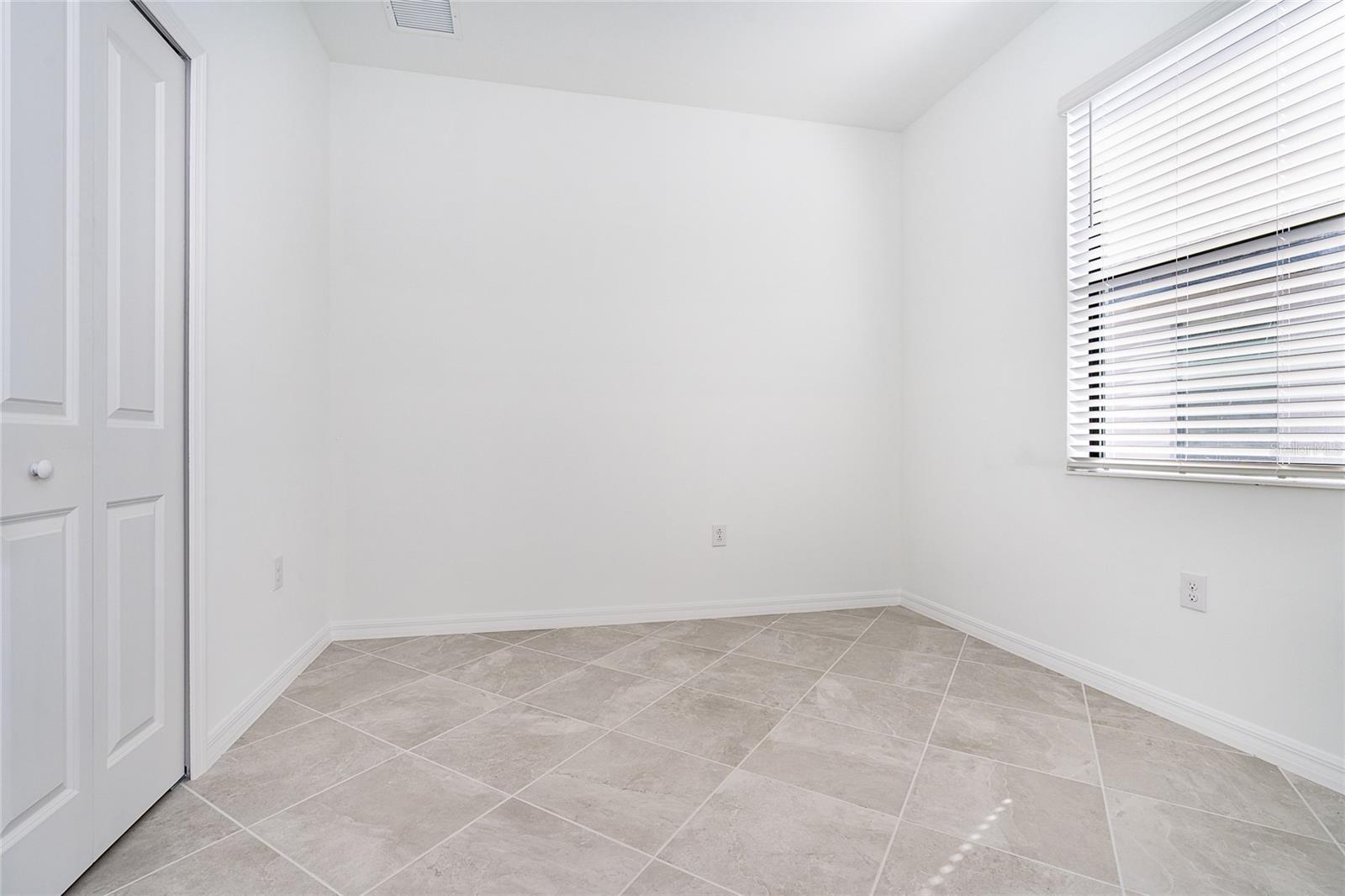 Image 32 of 39 For 1745 Saddlewood Circle